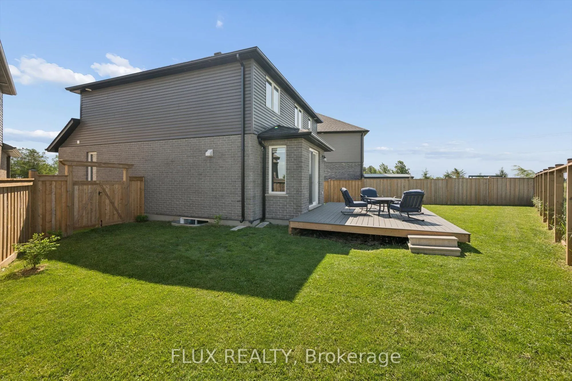 10 Sparrow Crescent
