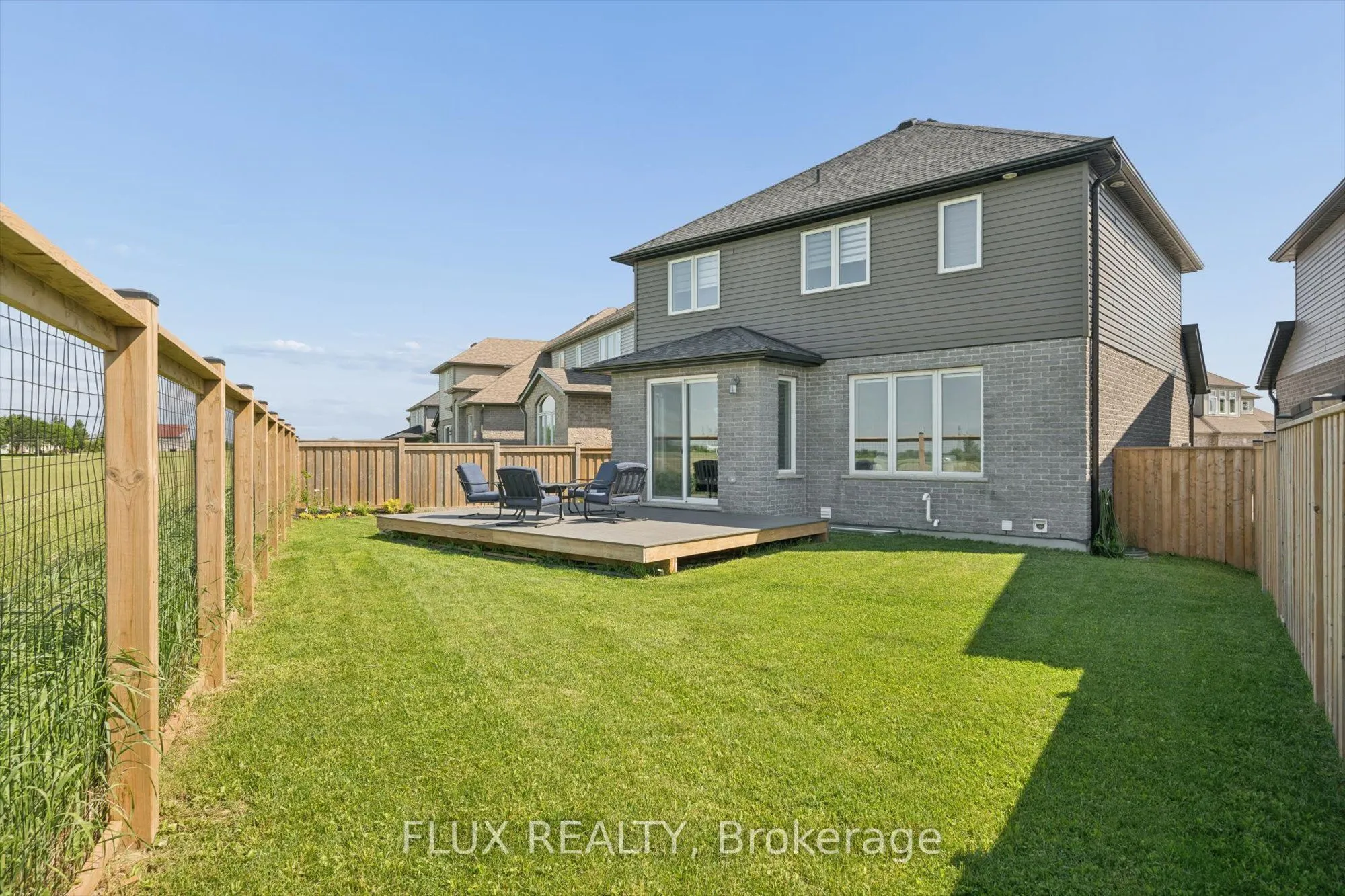 10 Sparrow Crescent