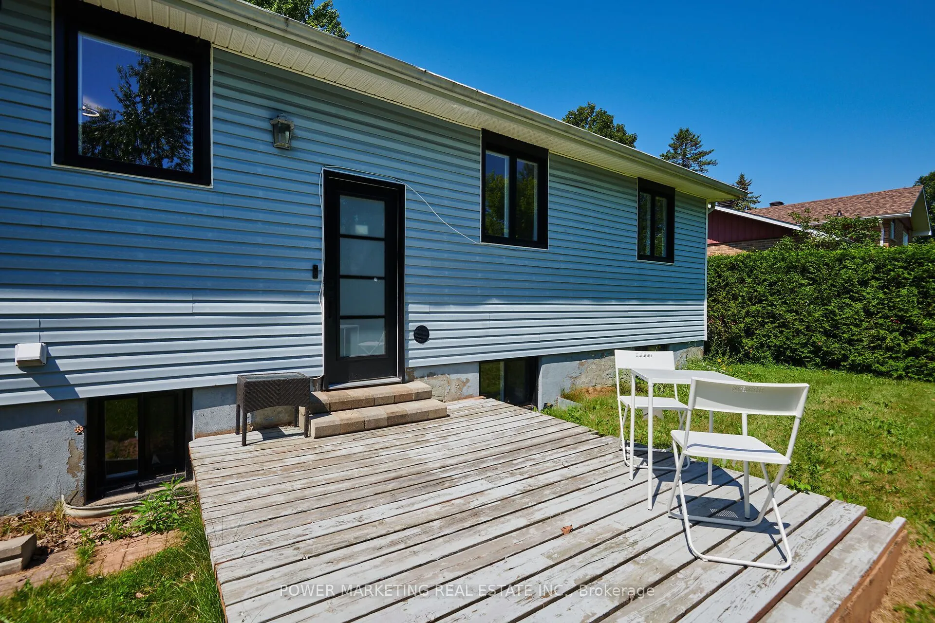 35 Tauvette Street