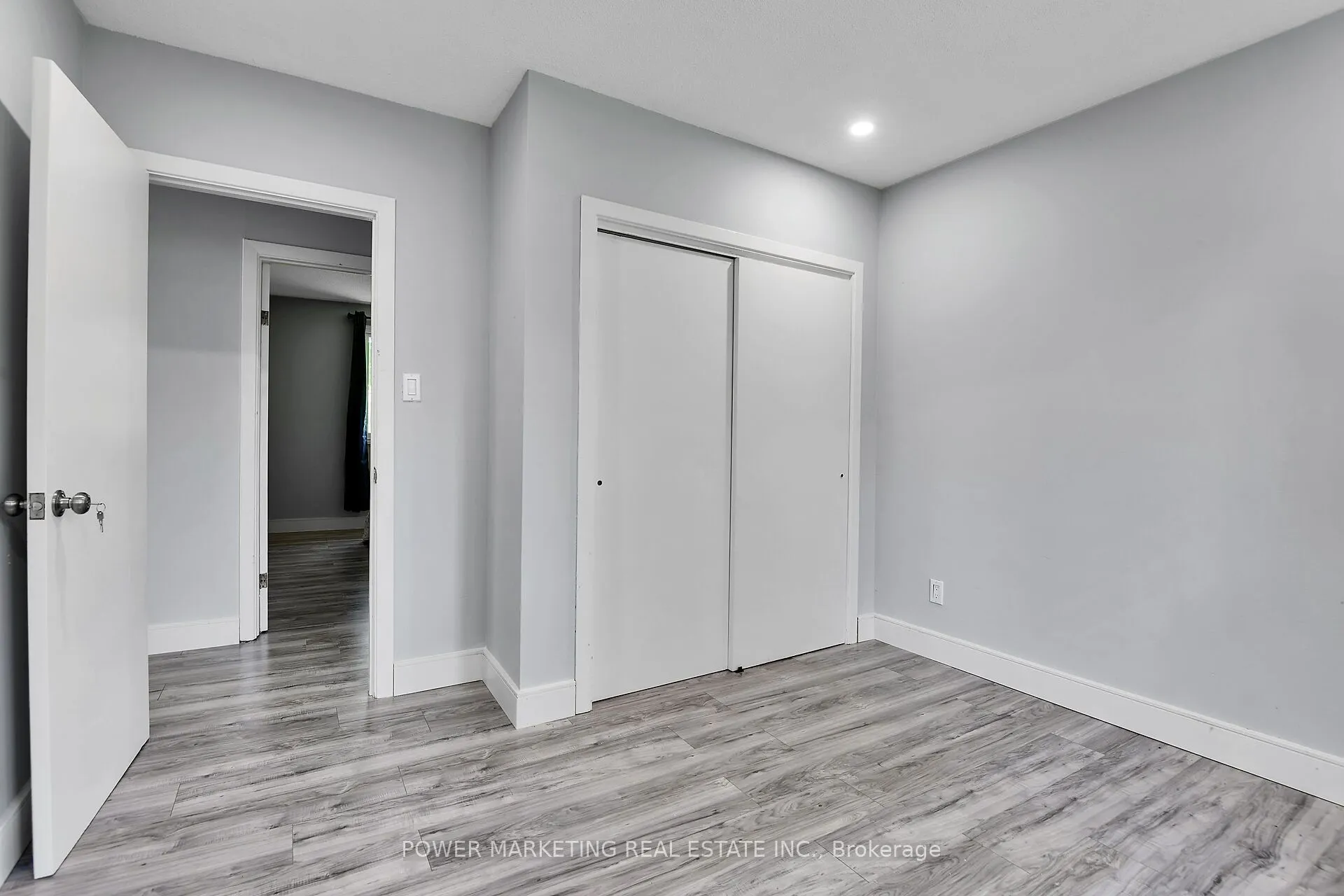 35 Tauvette Street