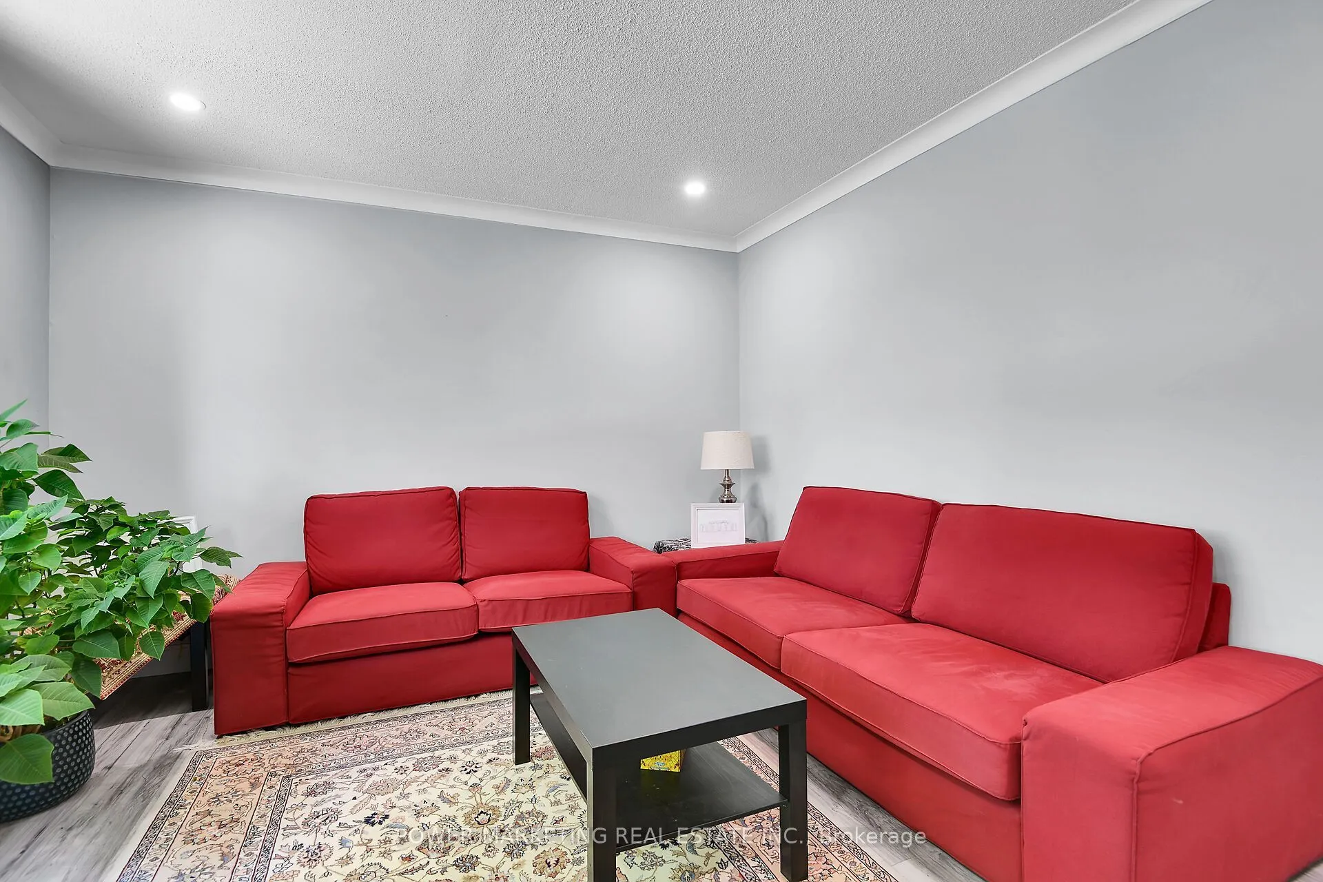 35 Tauvette Street