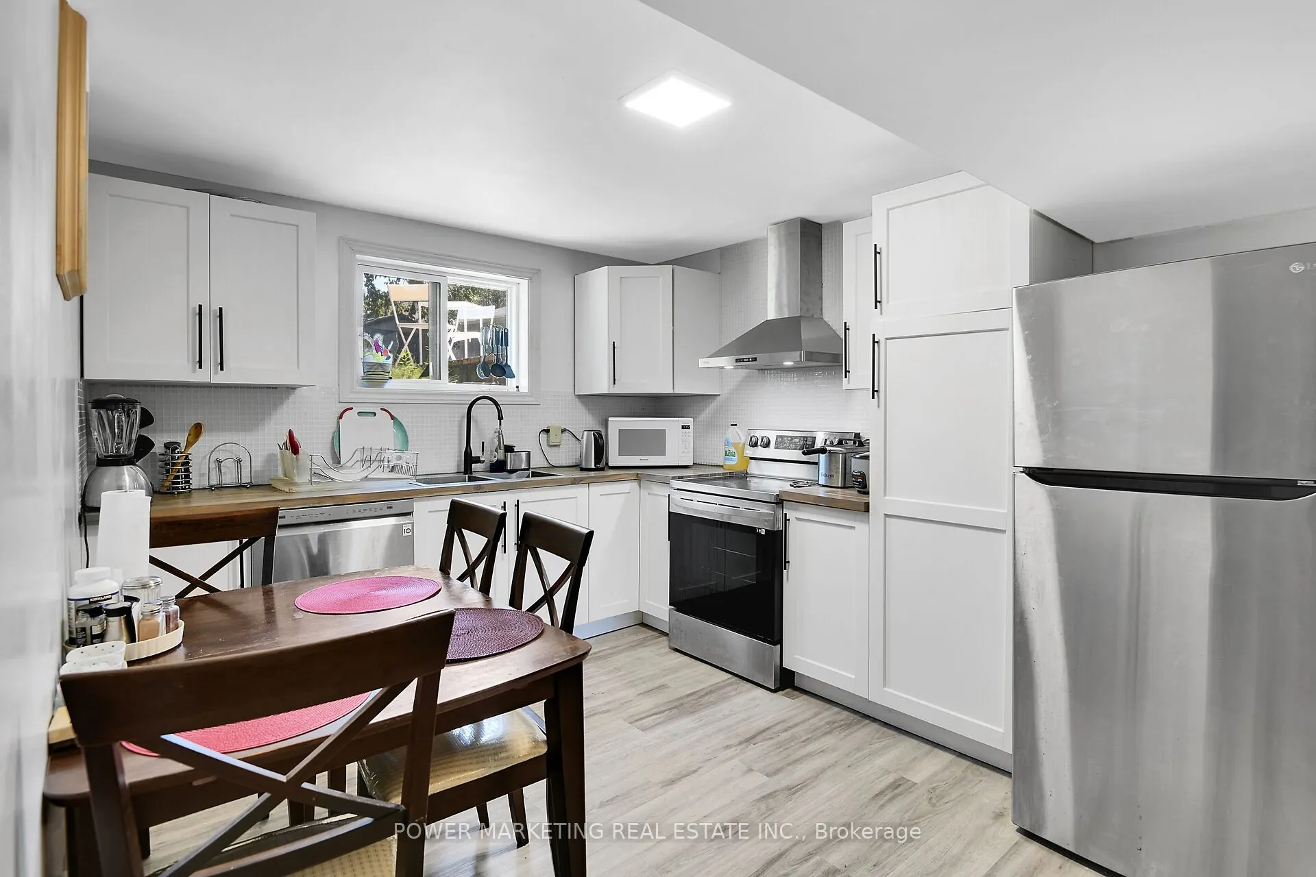 35 Tauvette Street