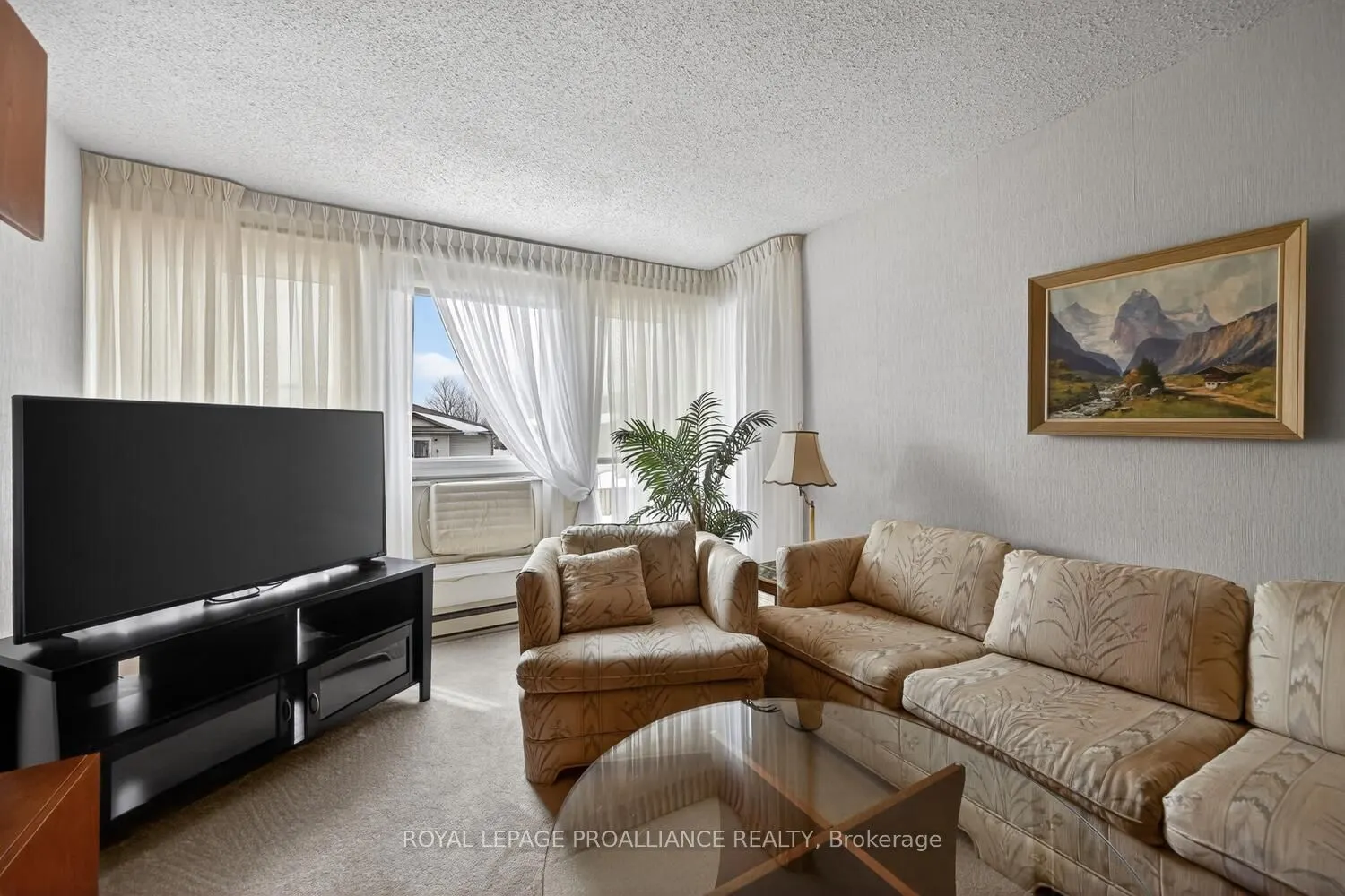 820 Laurier Boulevard #205