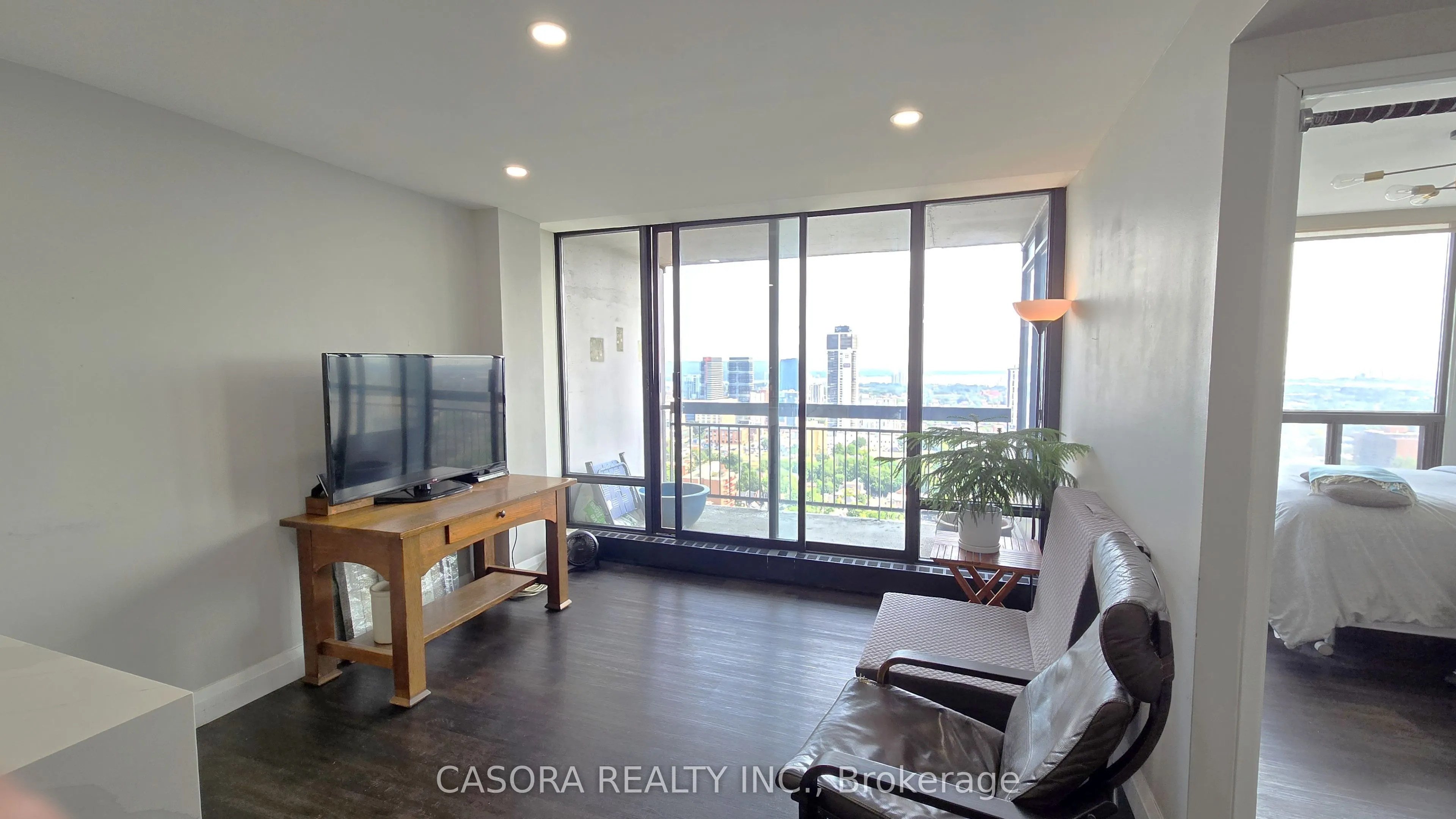 150 Charlton Avenue E #3003