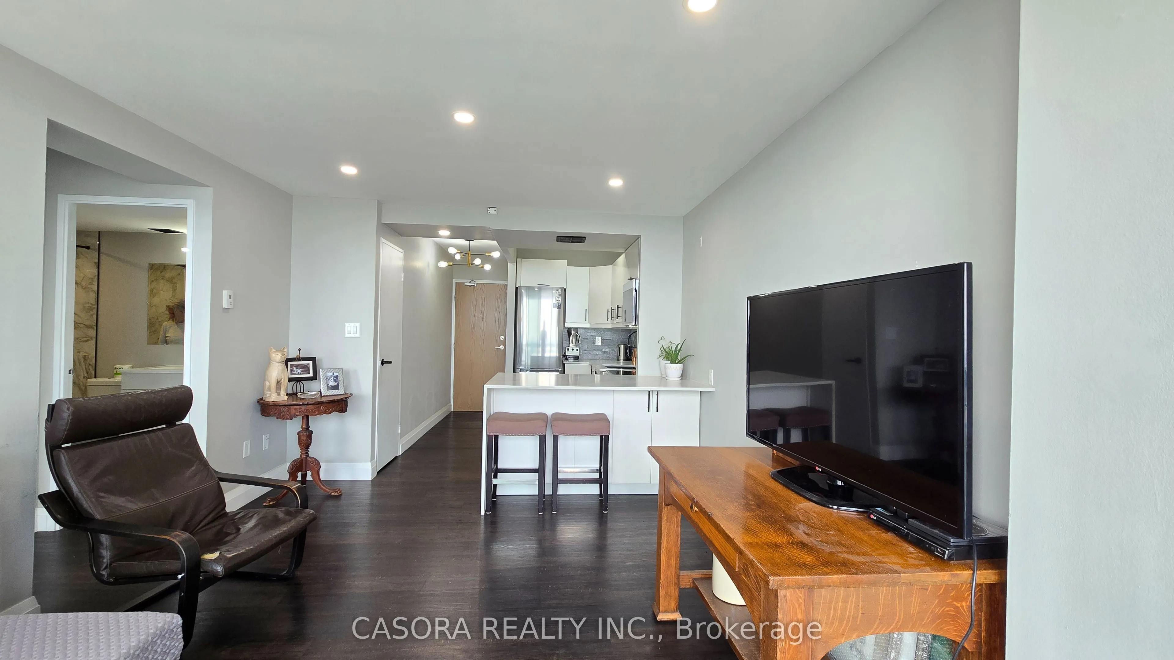 150 Charlton Avenue E #3003
