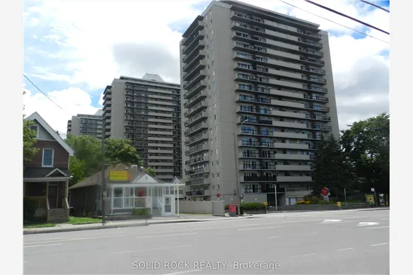 158 A MCARTHUR Avenue E #1501