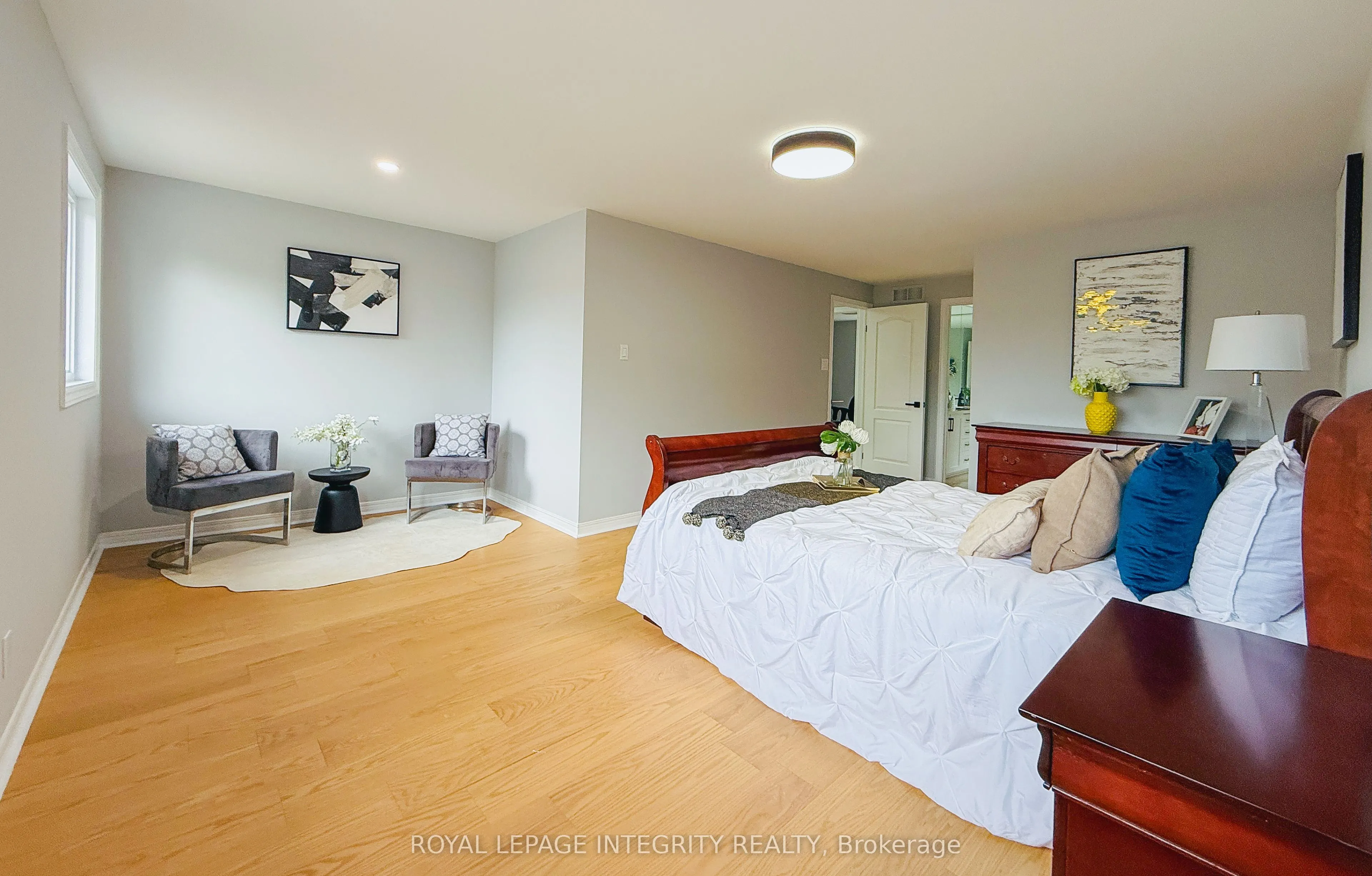 4 GLENARDEN Court