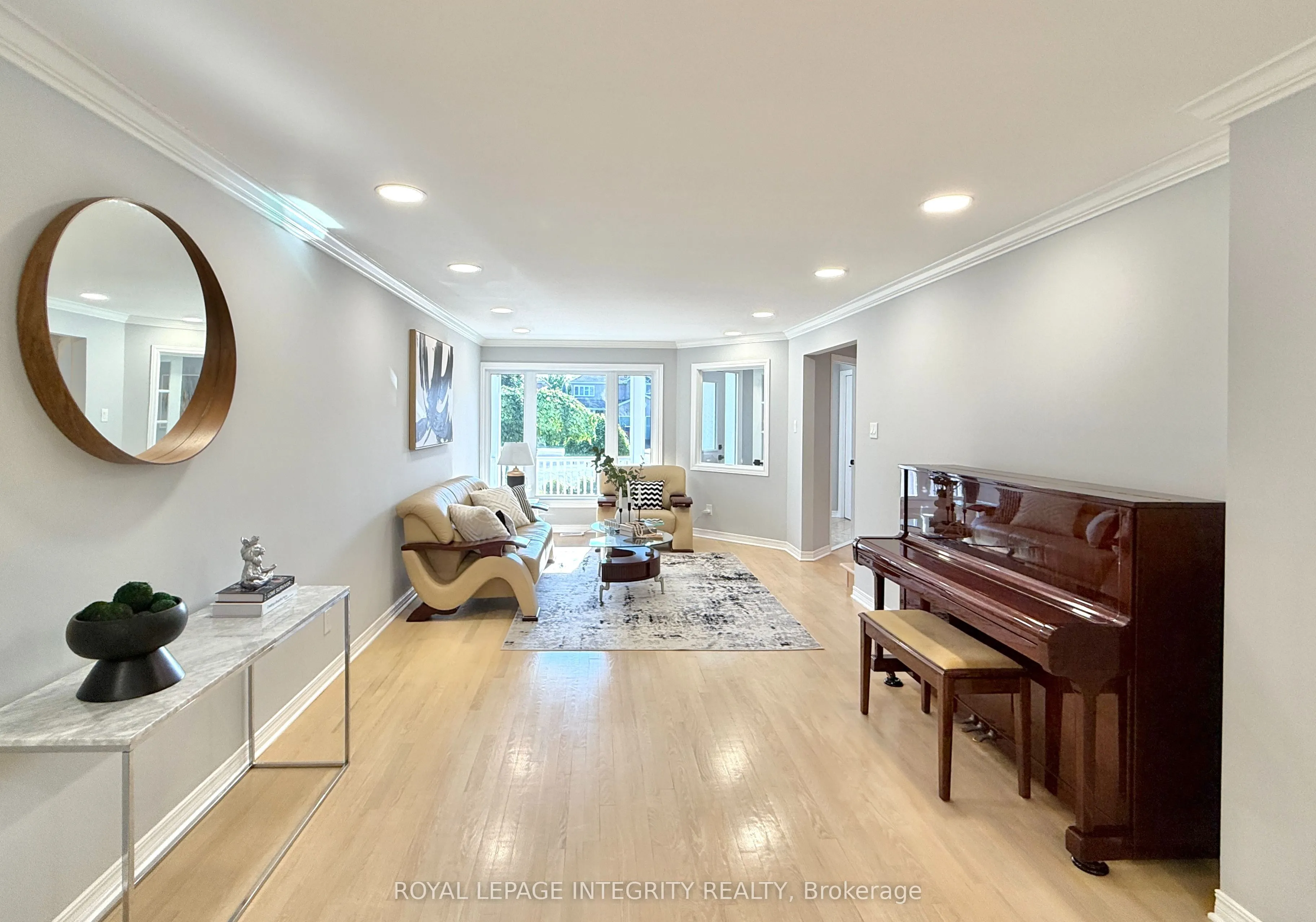 4 GLENARDEN Court