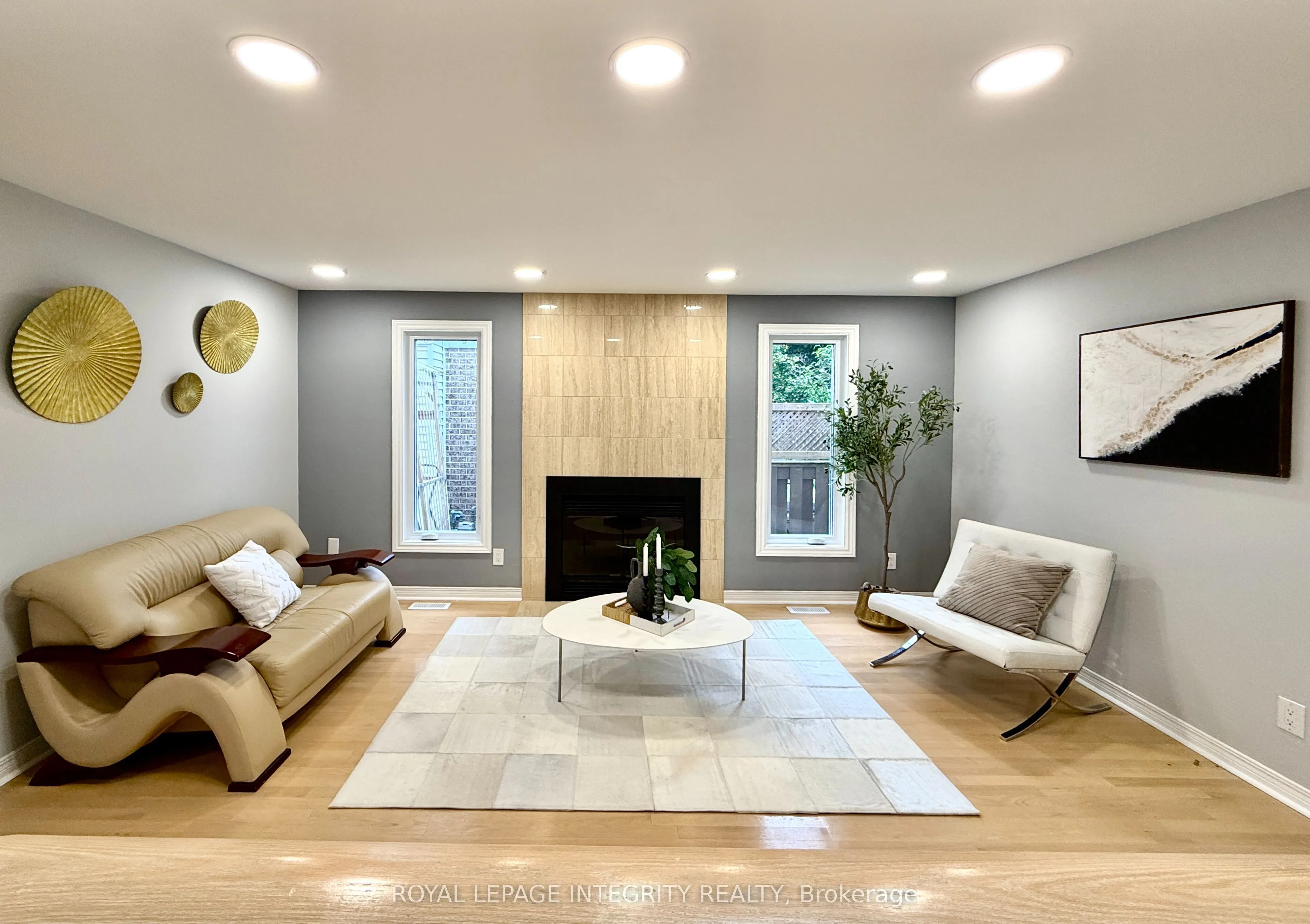 4 GLENARDEN Court
