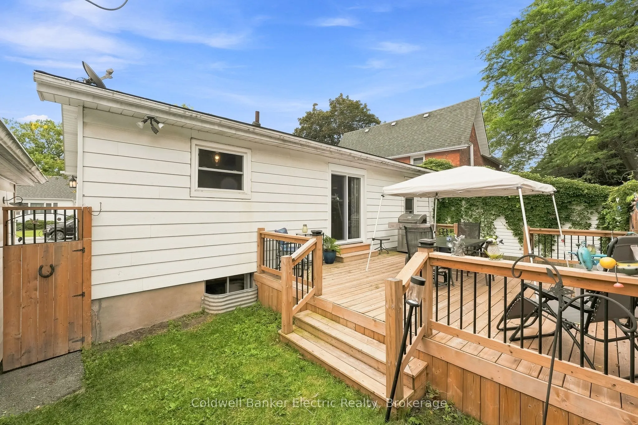 19 Graham Street E