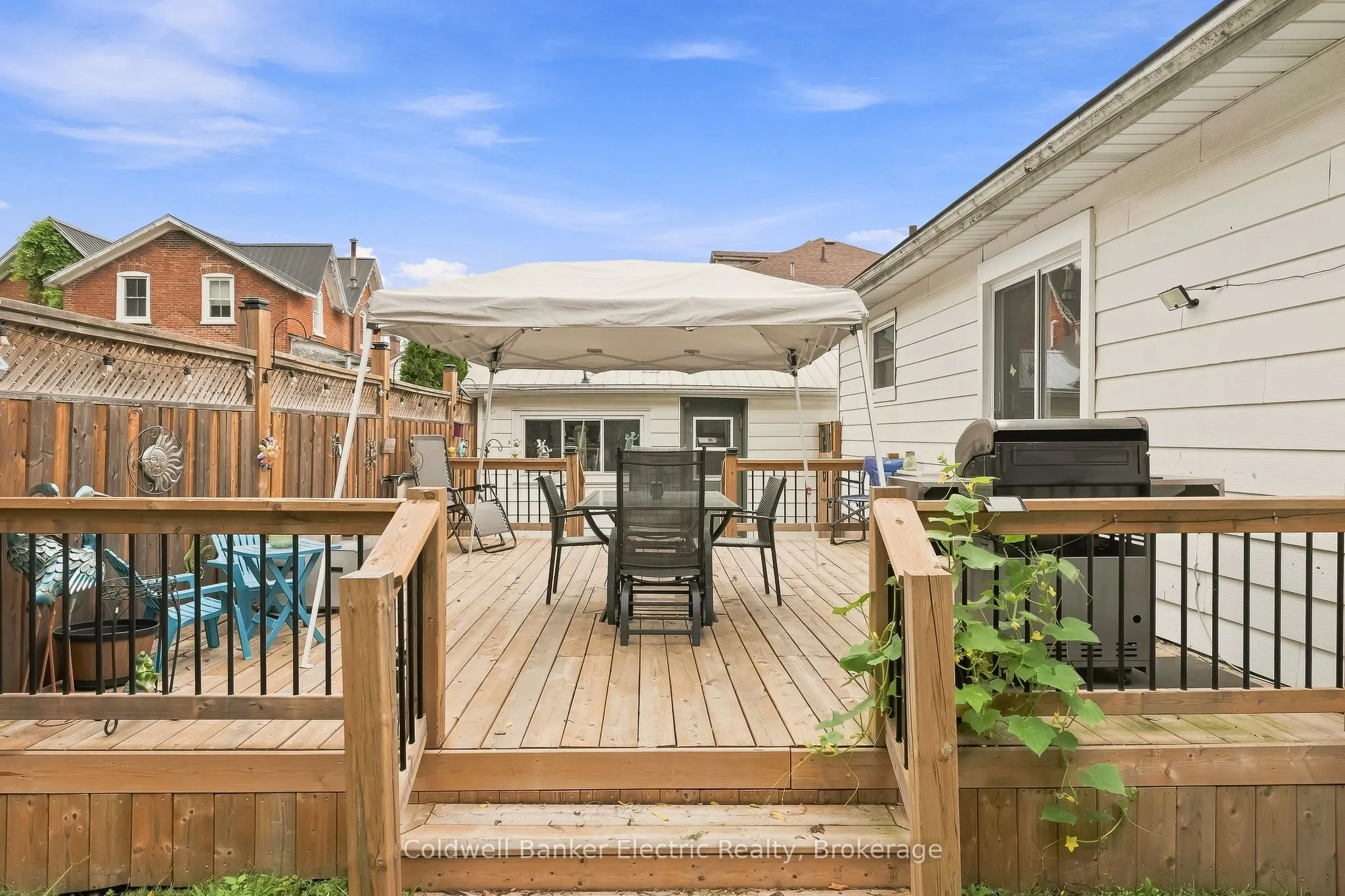 19 Graham Street E