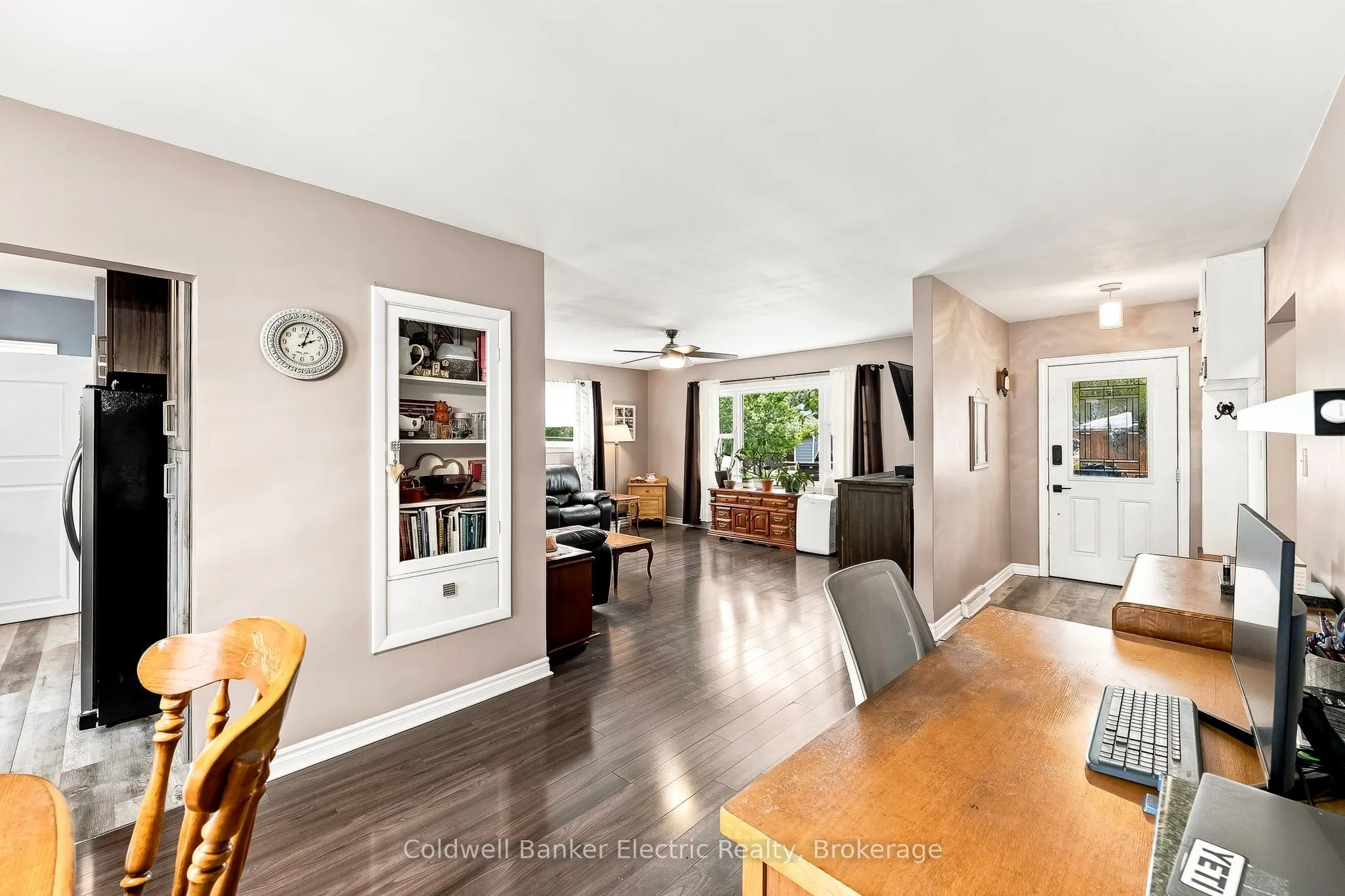 19 Graham Street E
