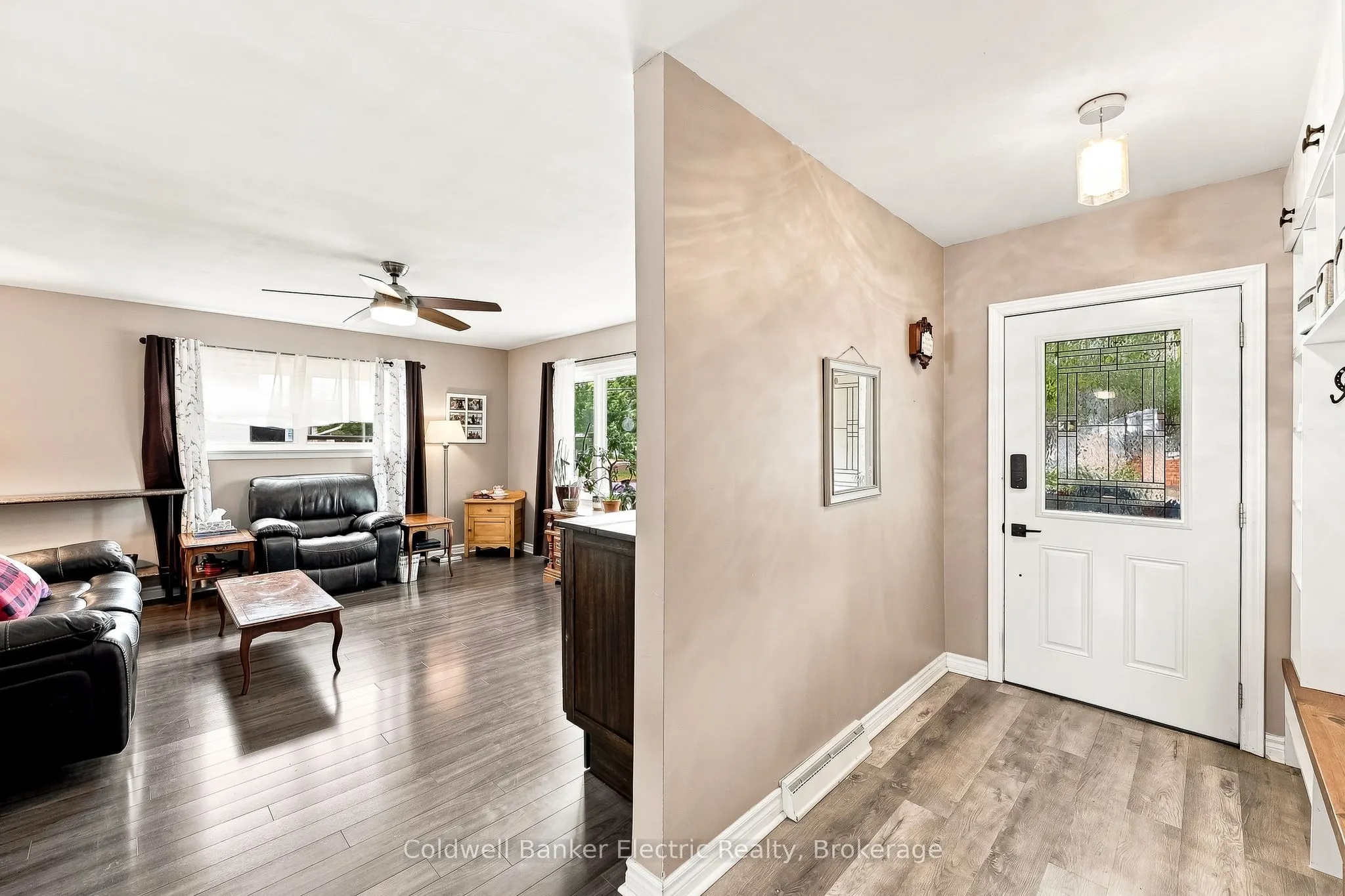 19 Graham Street E