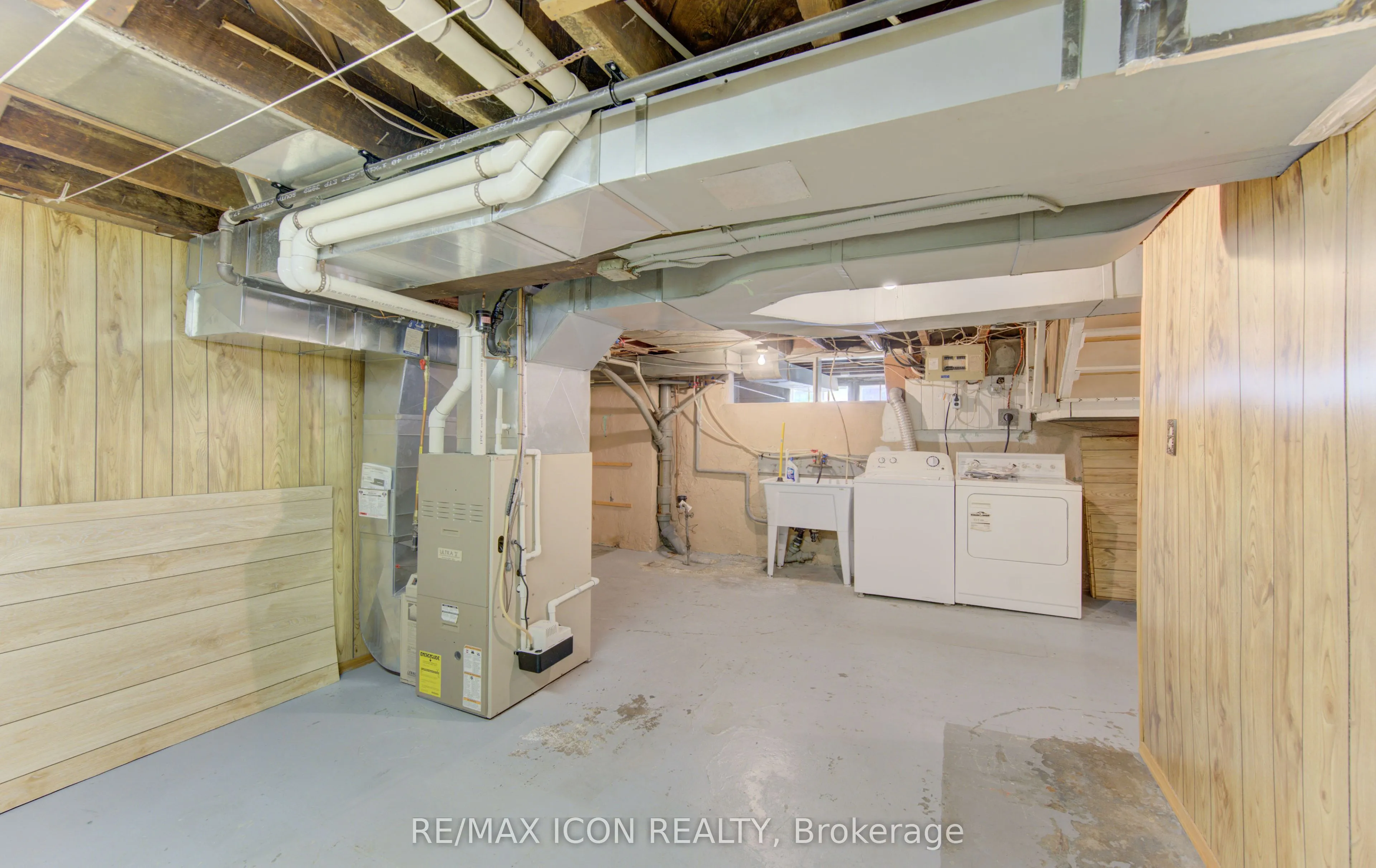 224 Weber Street E