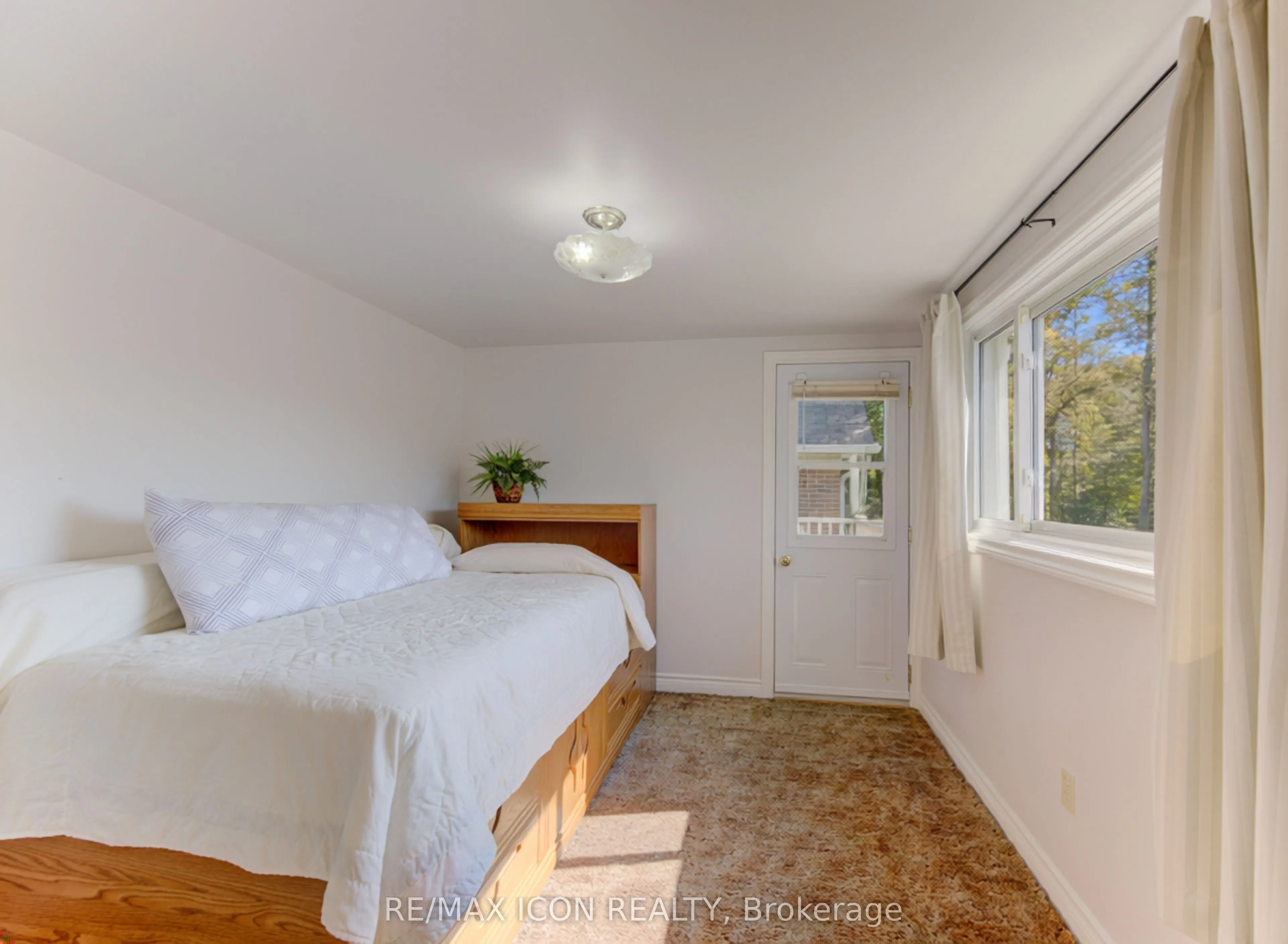 224 Weber Street E