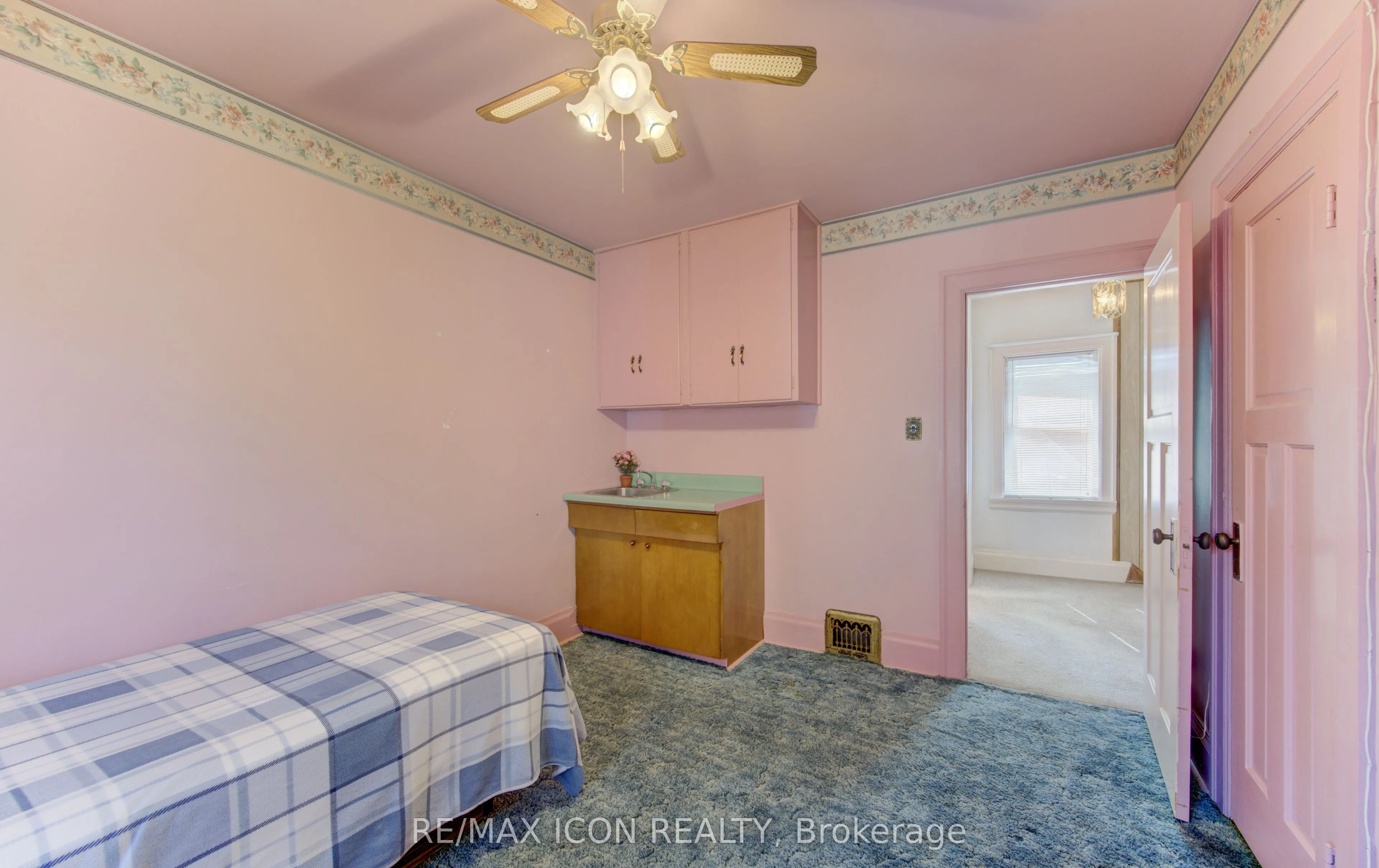 224 Weber Street E