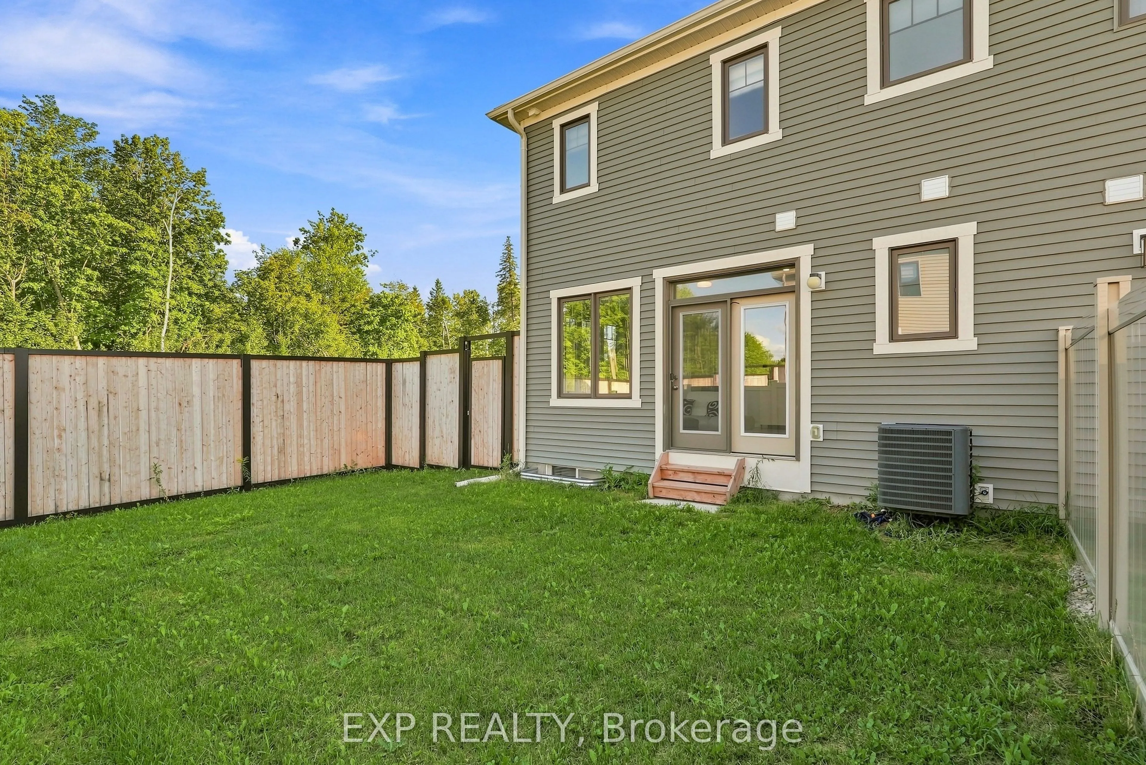 256 Billrian Crescent