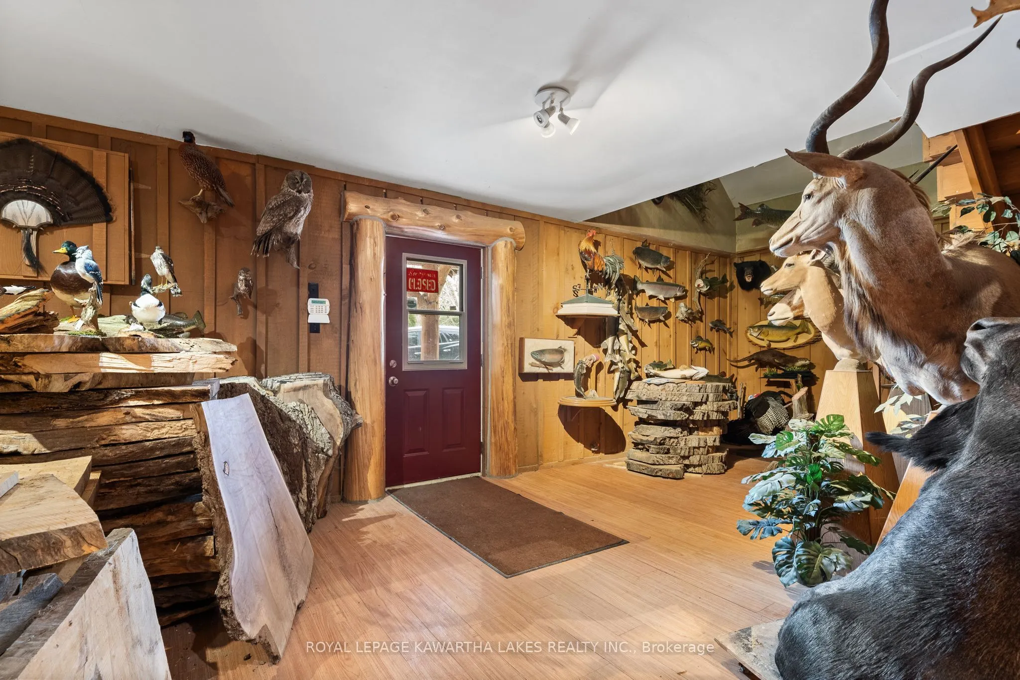 890 Woodville Road