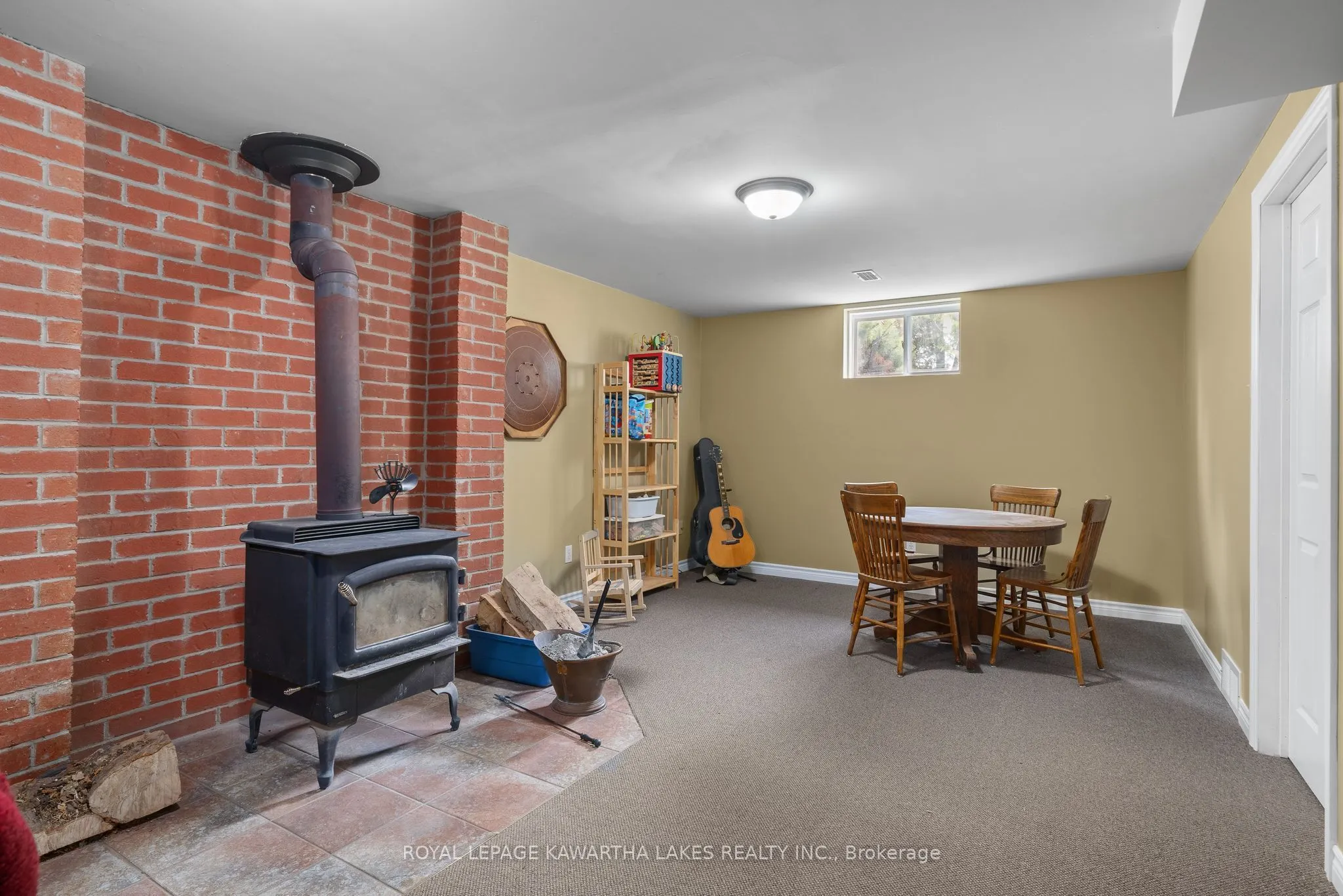 890 Woodville Road