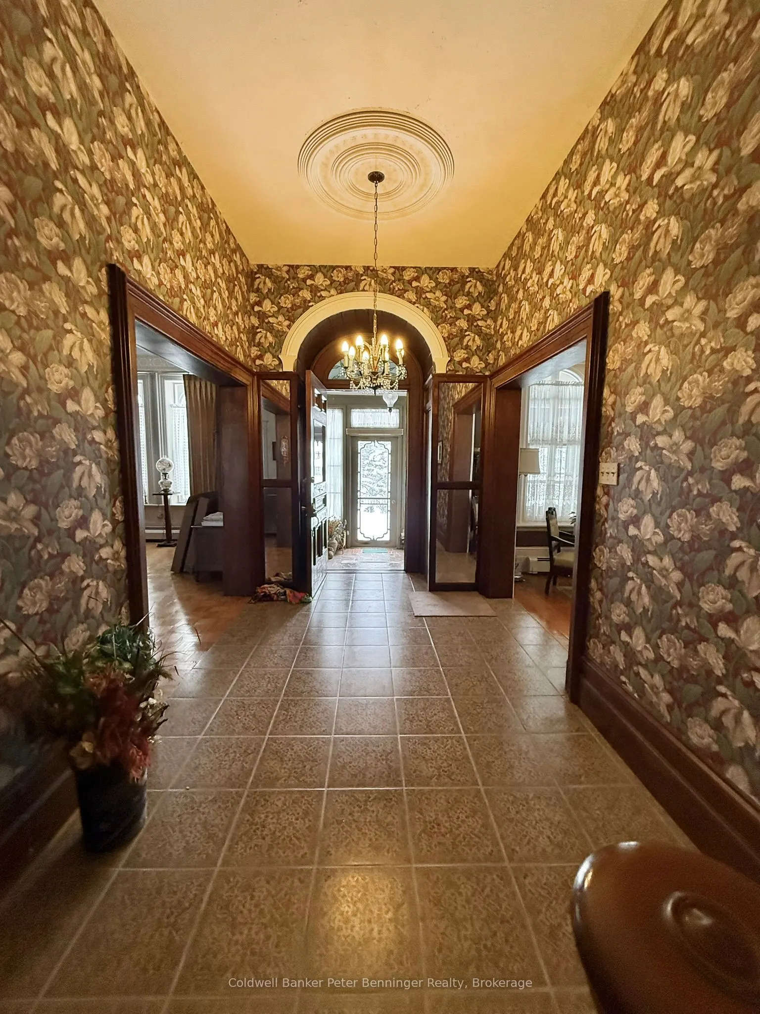 538 Queen Street N
