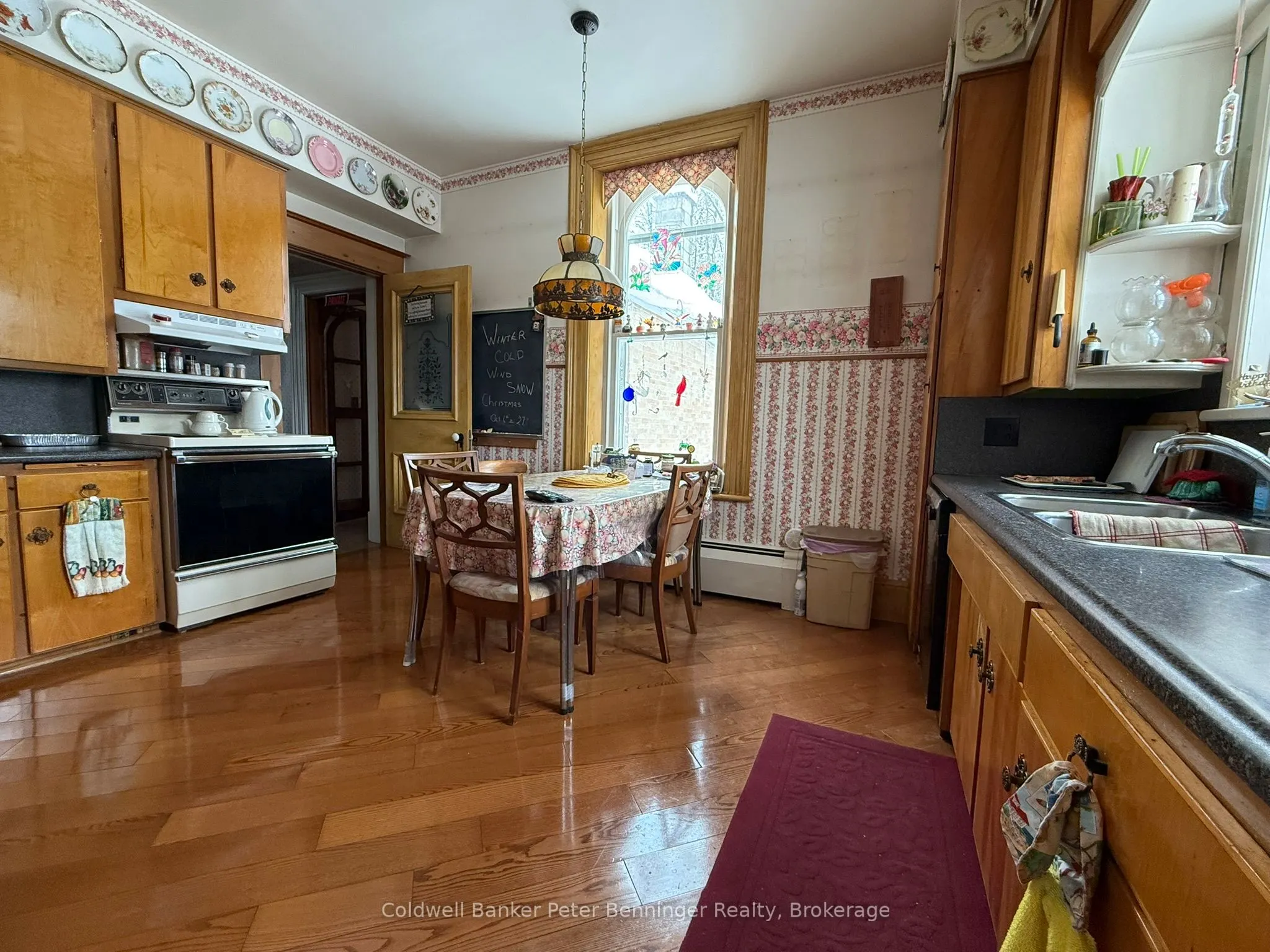 538 Queen Street N