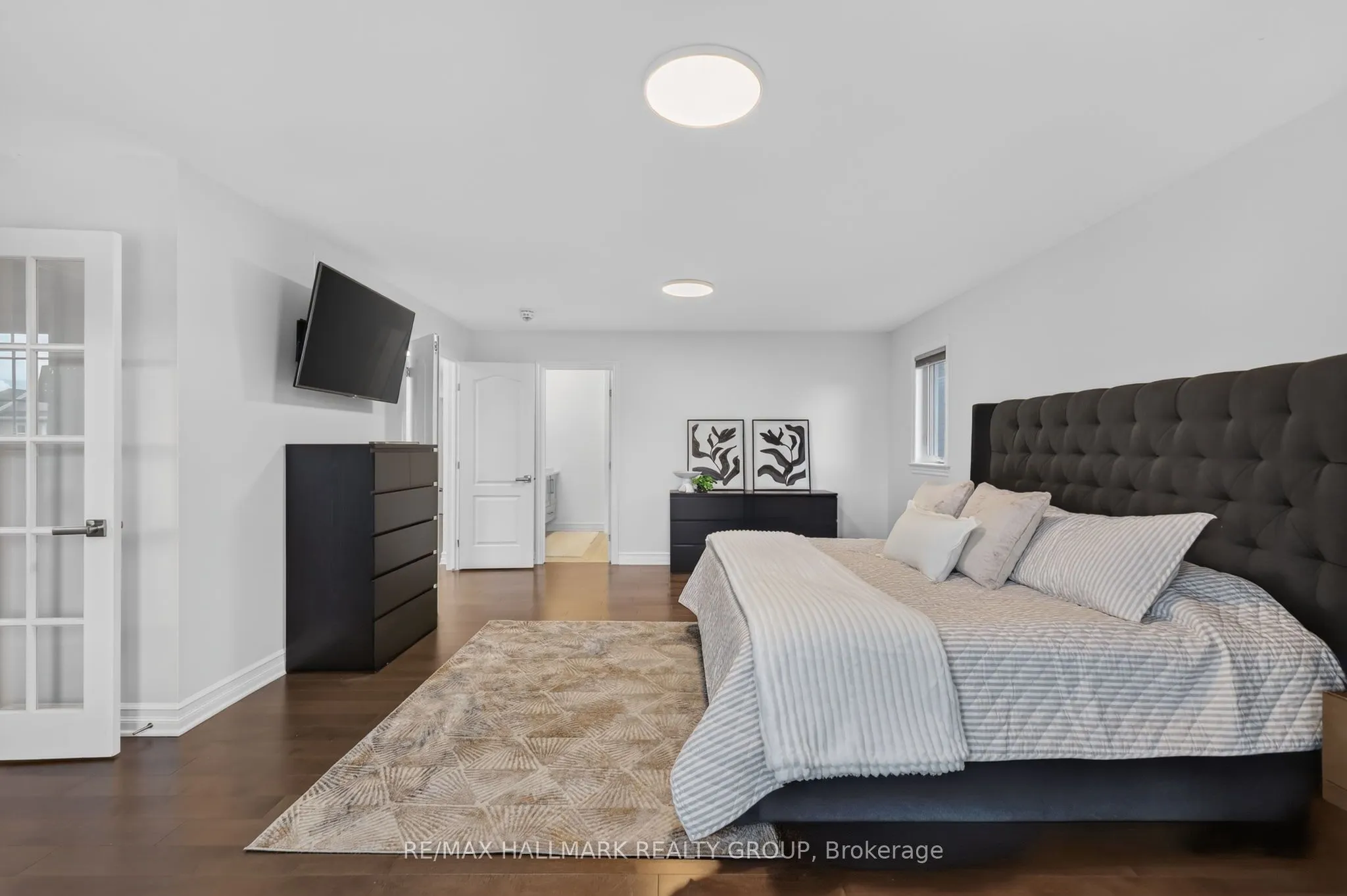 878 EXCURSION Way