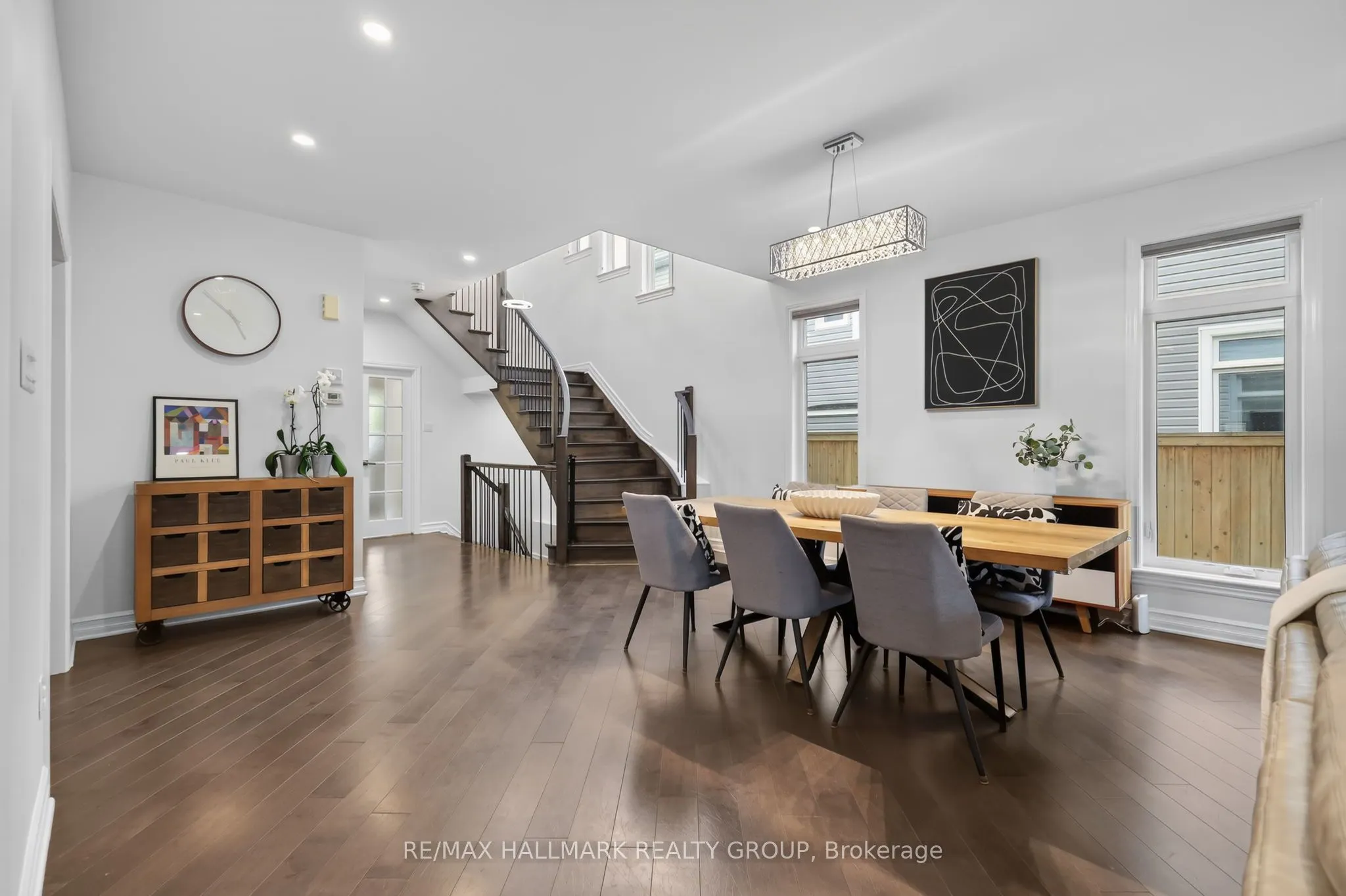 878 EXCURSION Way
