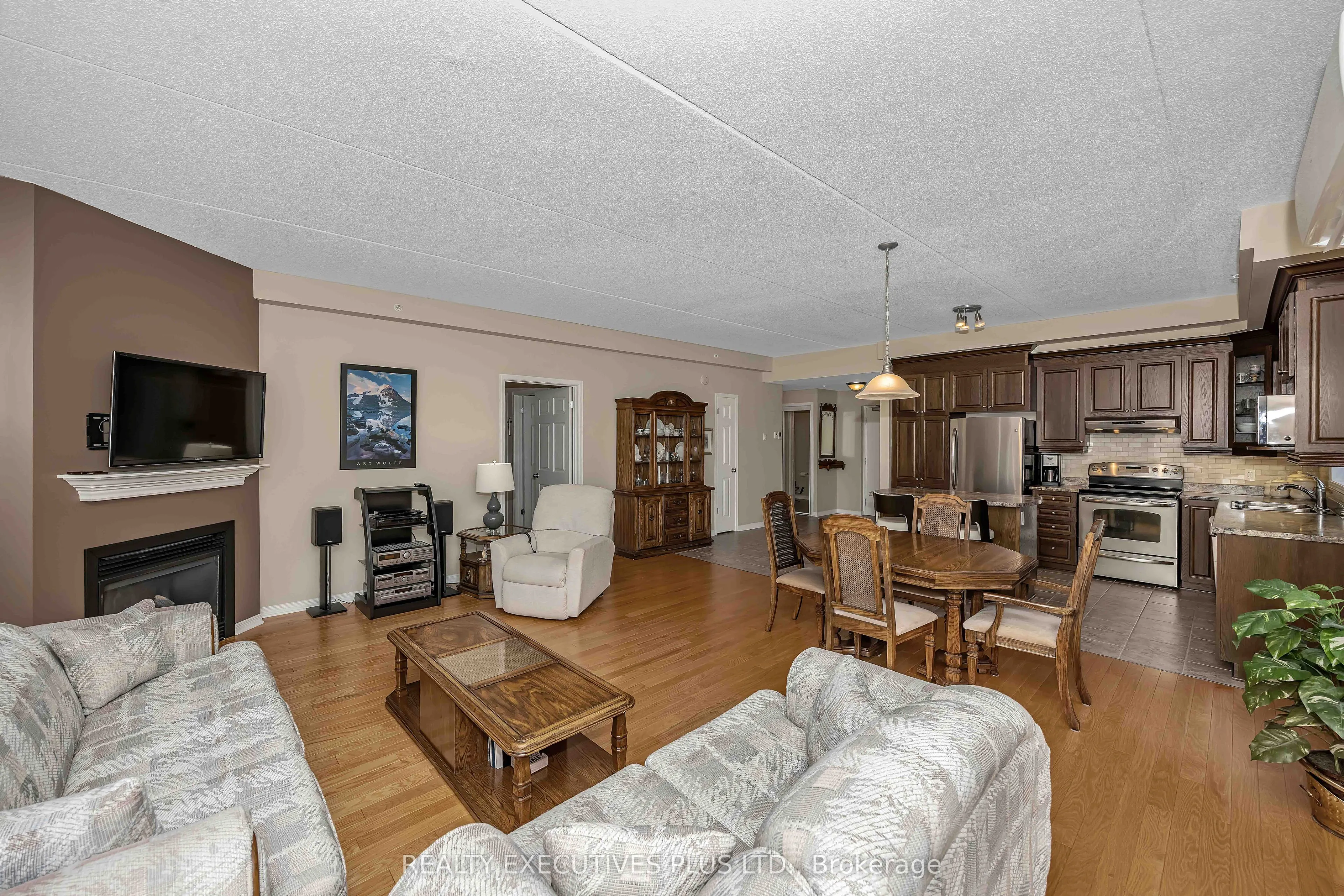 2376 Albert Street #103