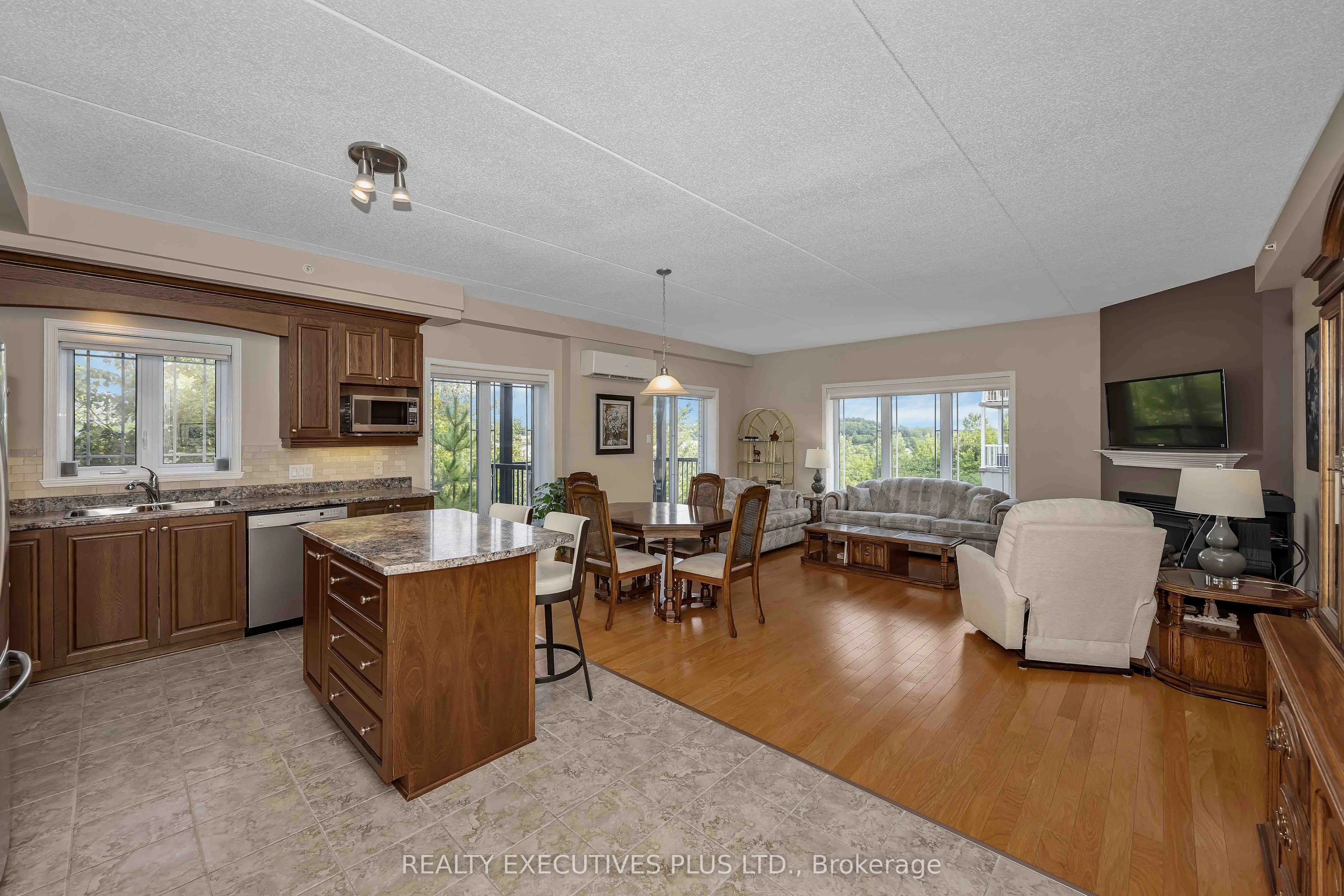 2376 Albert Street #103
