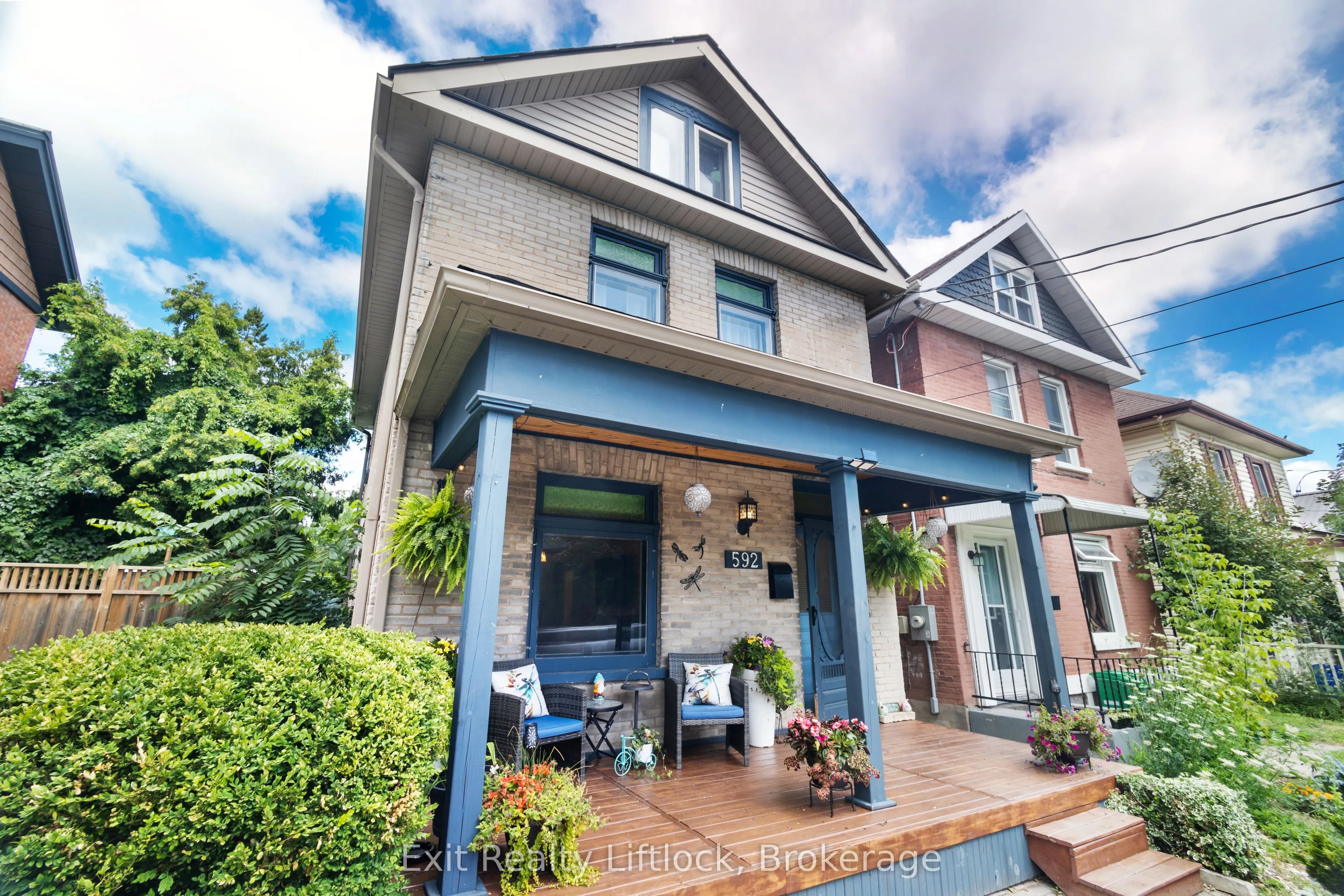 592 Sherbrooke Street