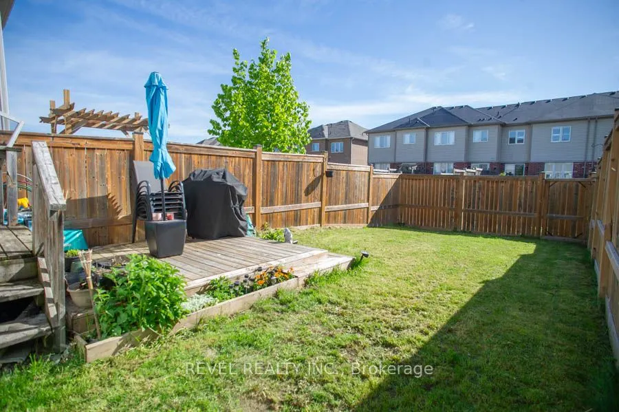 153 English Lane