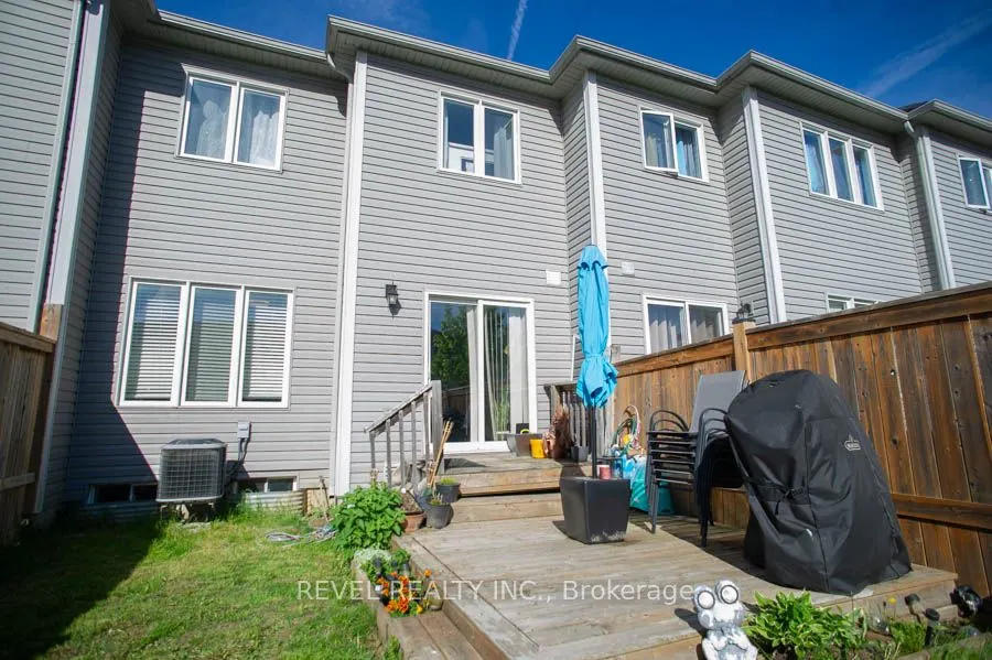 153 English Lane