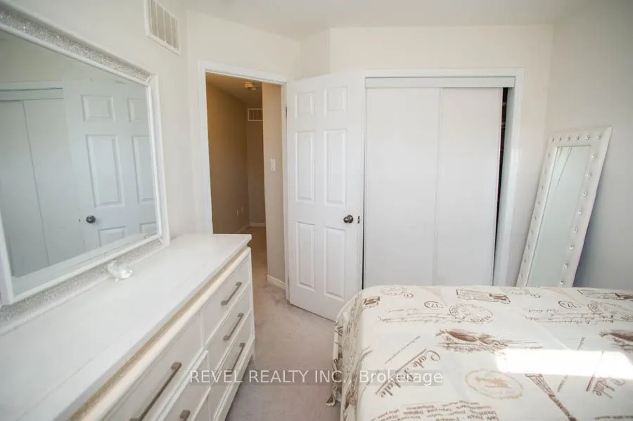153 English Lane