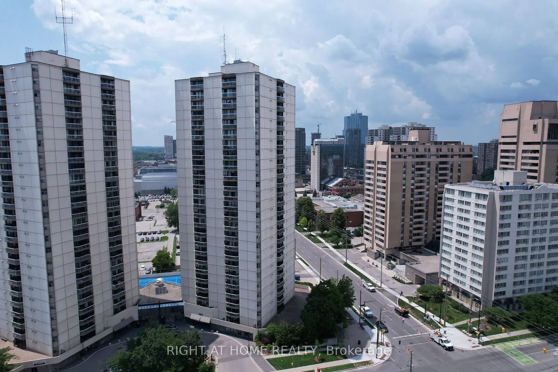 363 Colborne Street #905