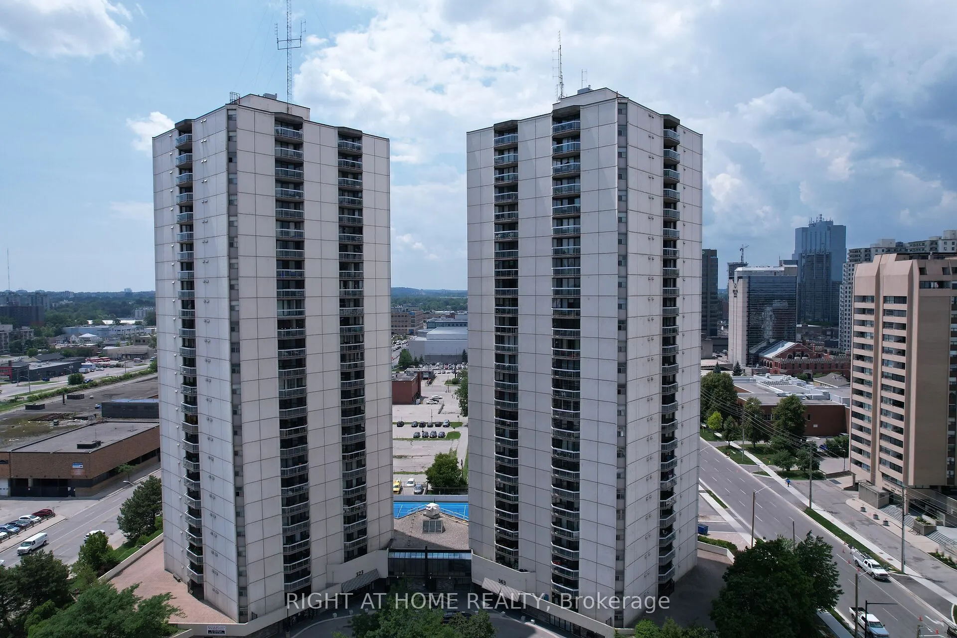 363 Colborne Street #905