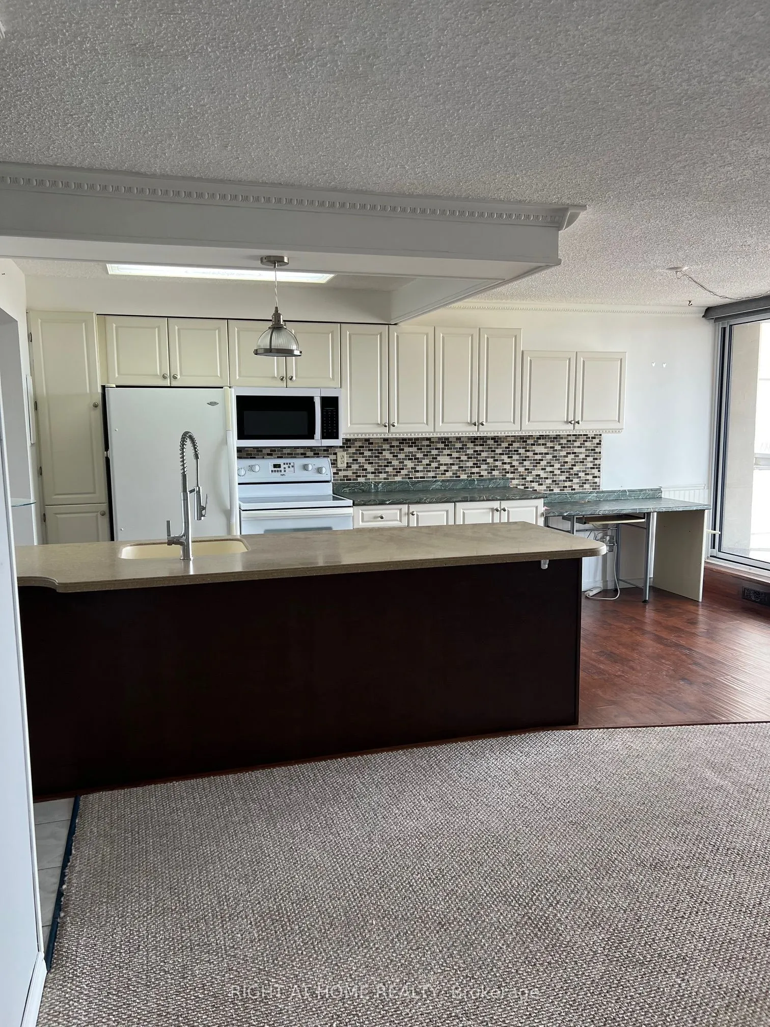 363 Colborne Street #905