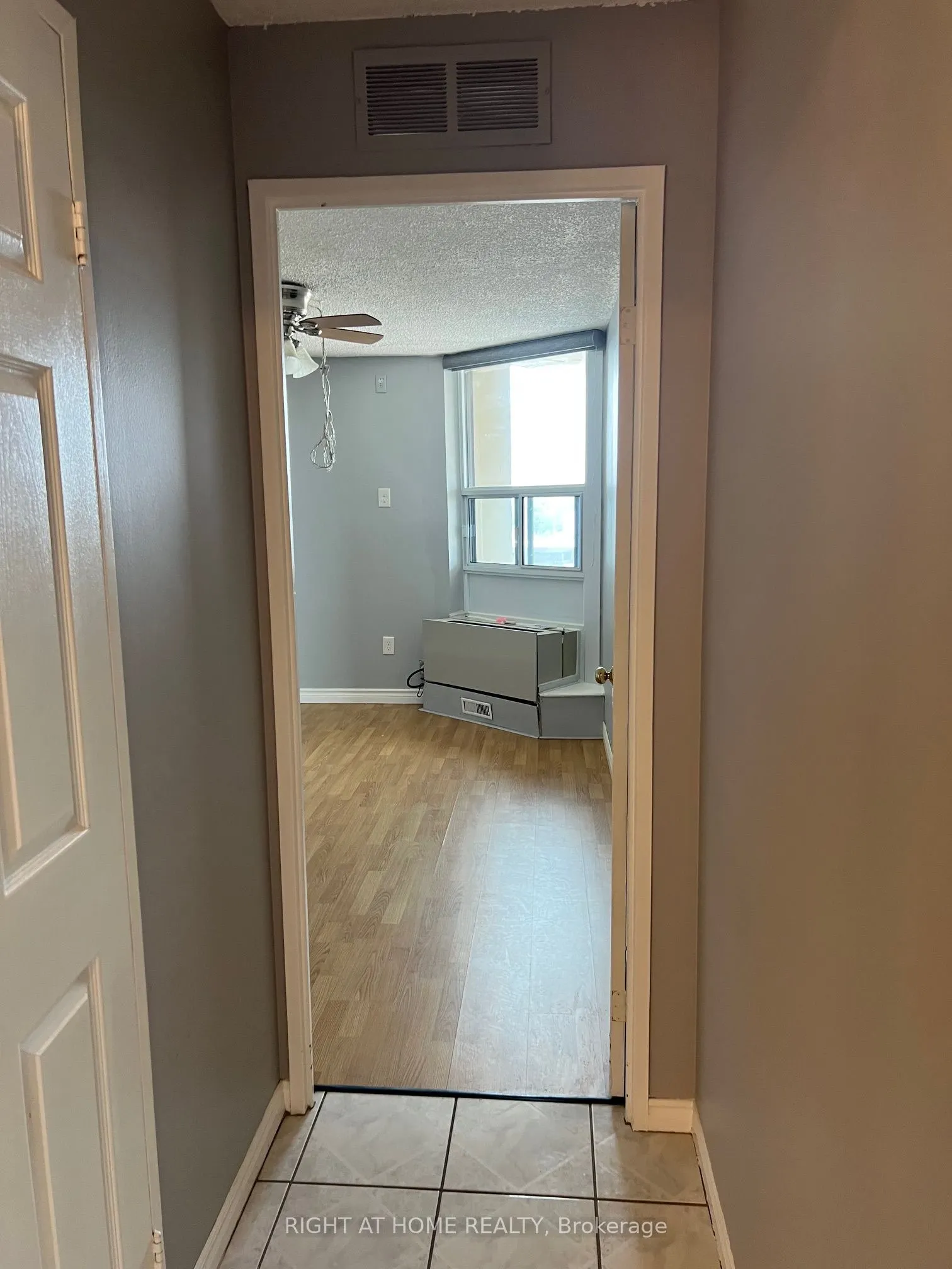 363 Colborne Street #905