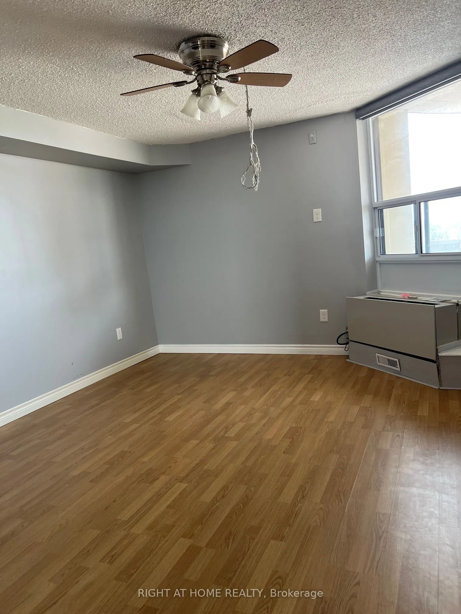 363 Colborne Street #905