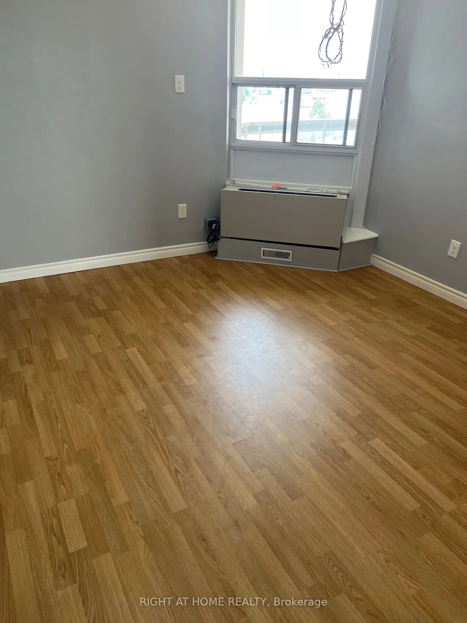 363 Colborne Street #905