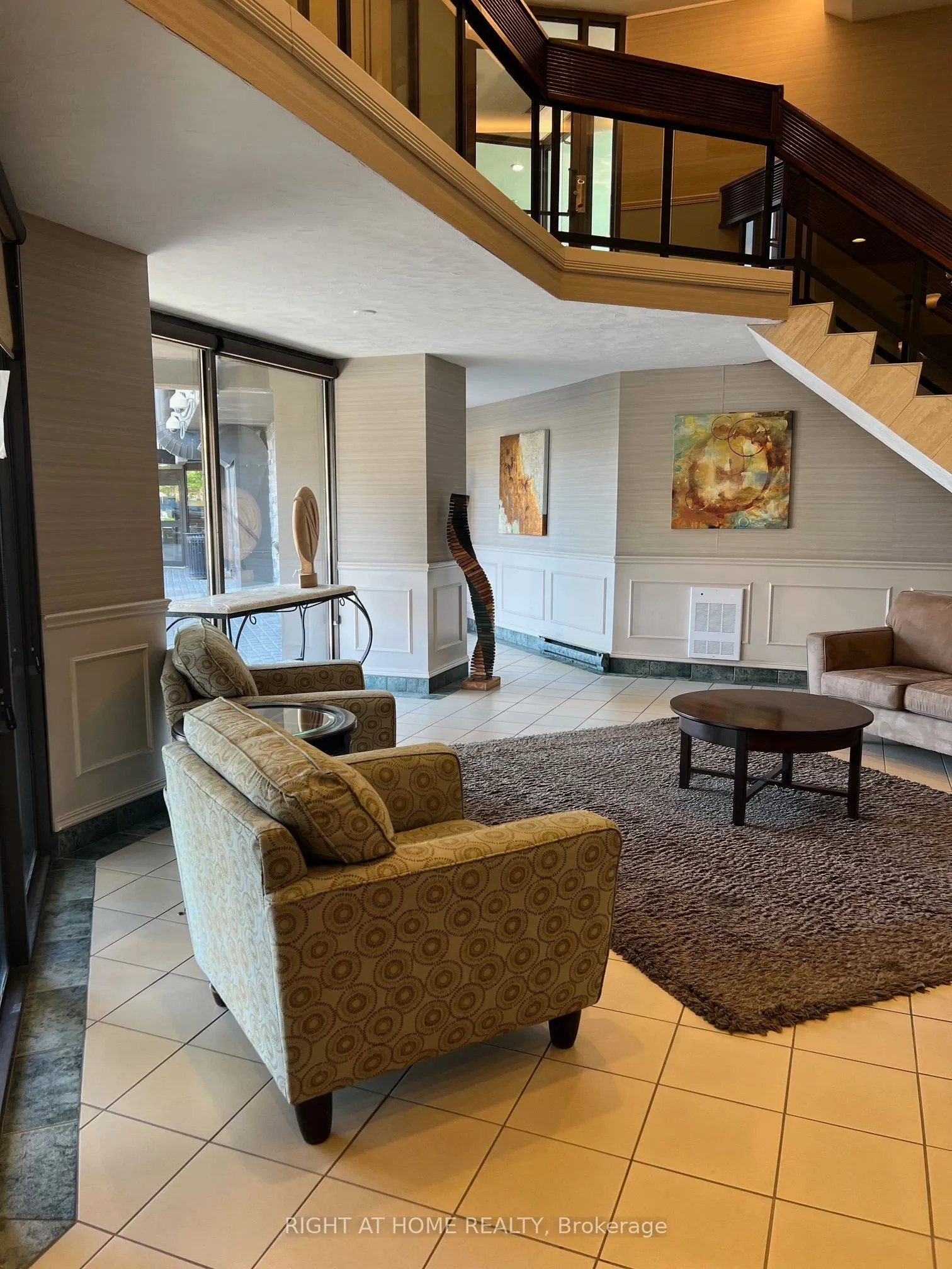 363 Colborne Street #905