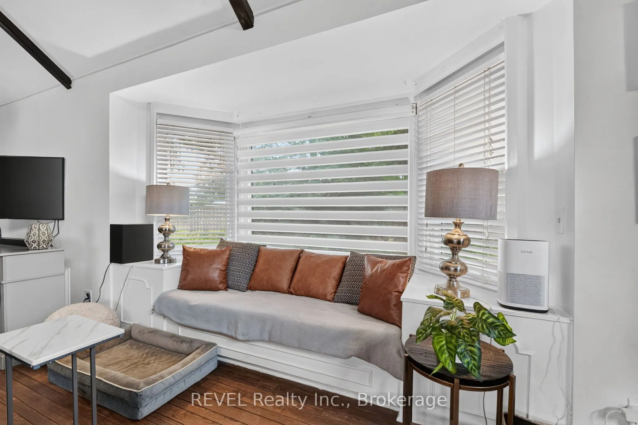 2631 THOMPSON Road
