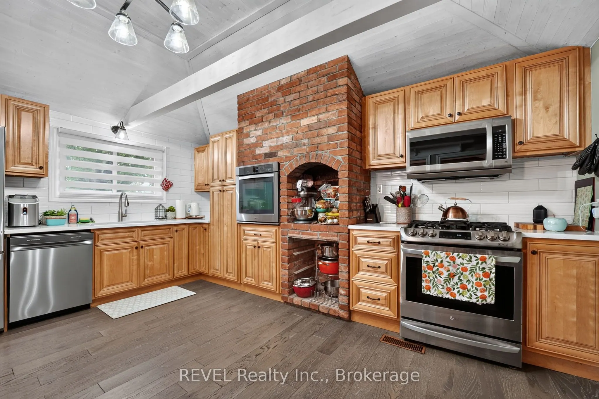 2631 THOMPSON Road