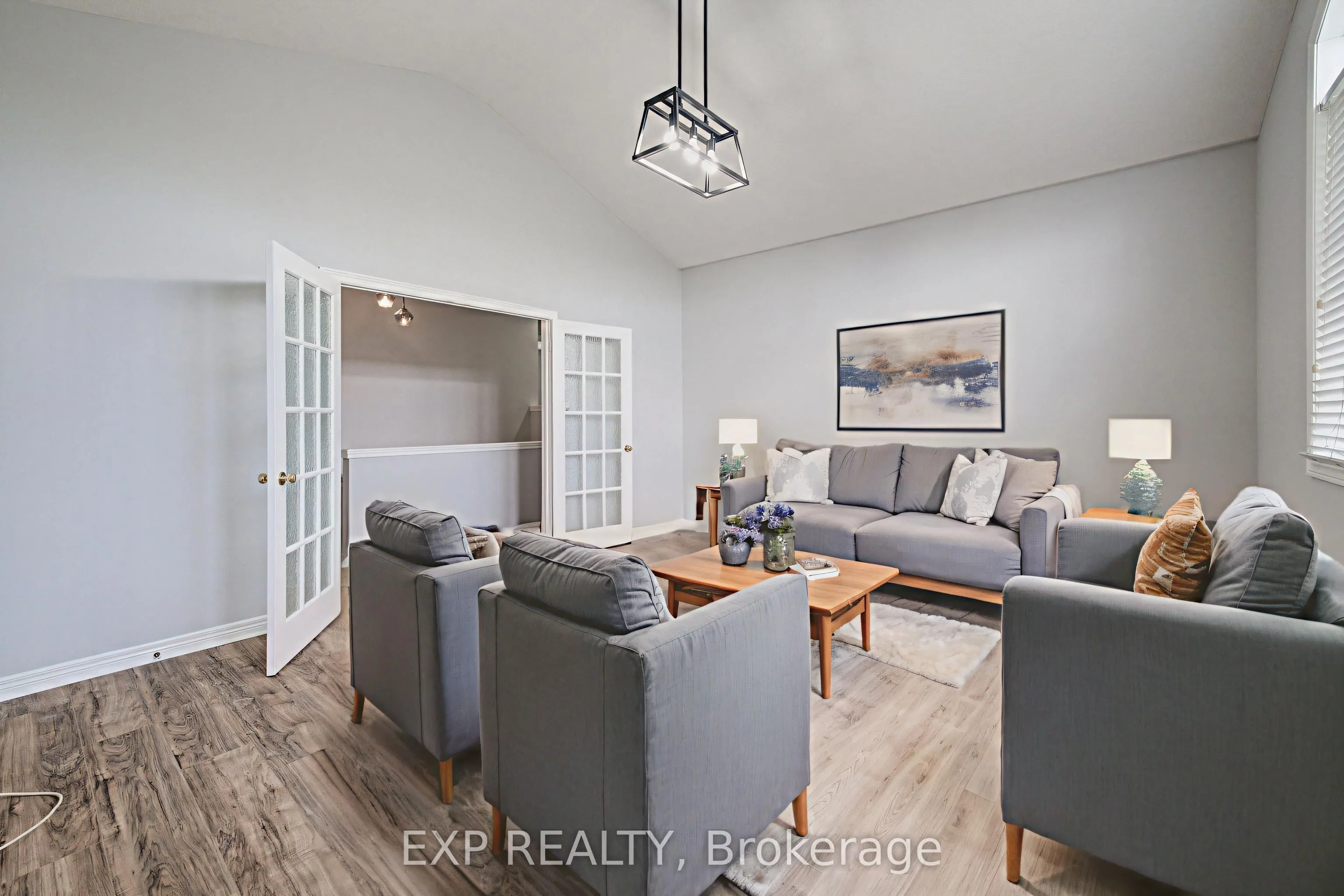 737 North Leaksdale Circle