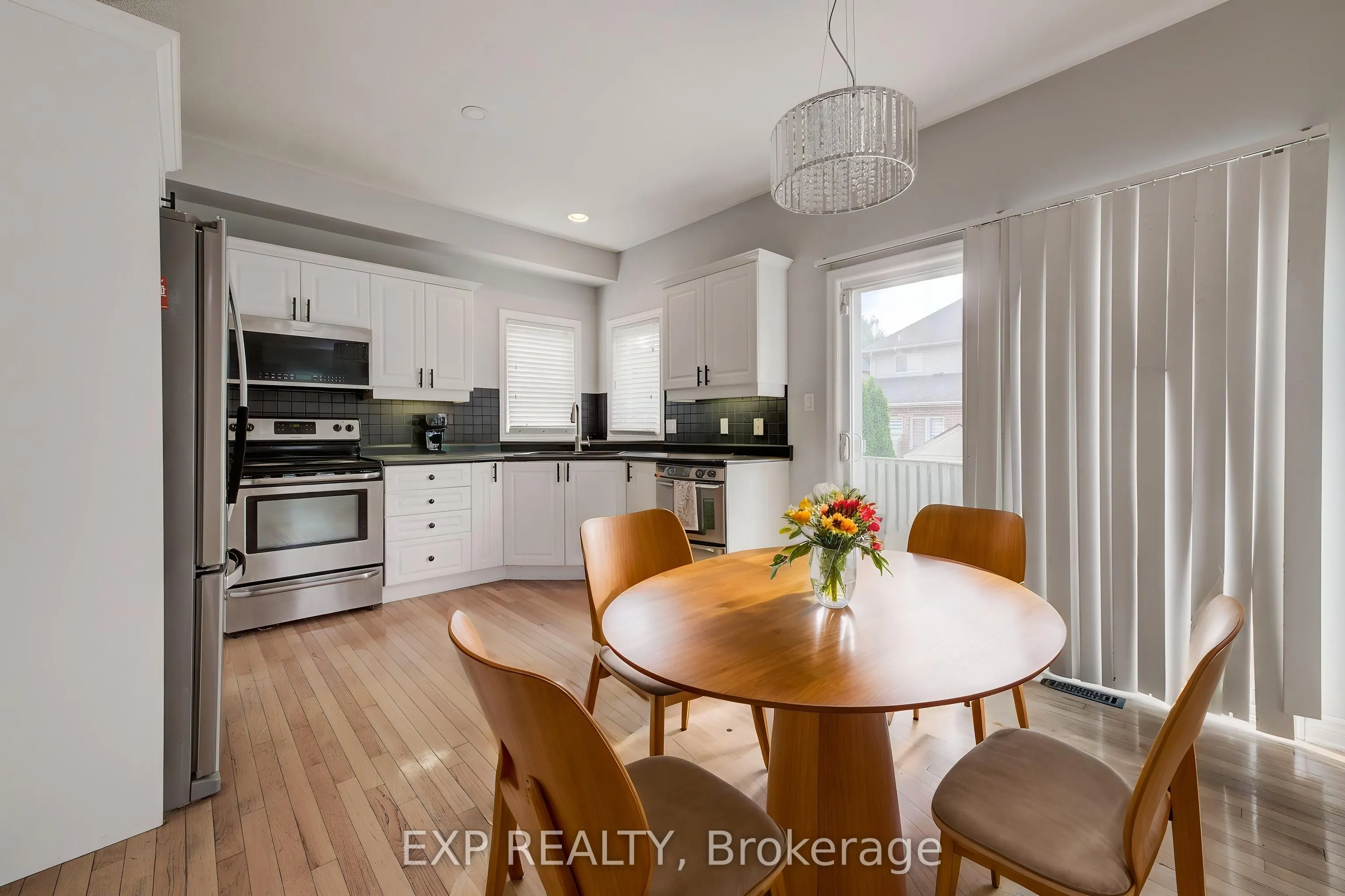 737 North Leaksdale Circle