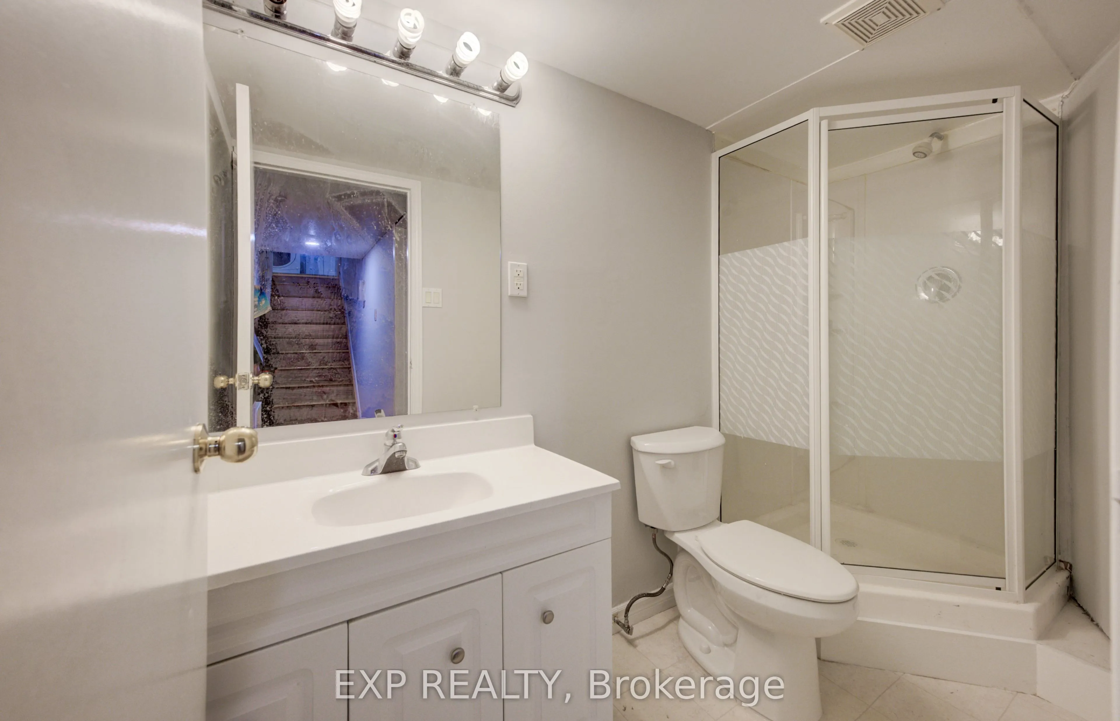 737 North Leaksdale Circle