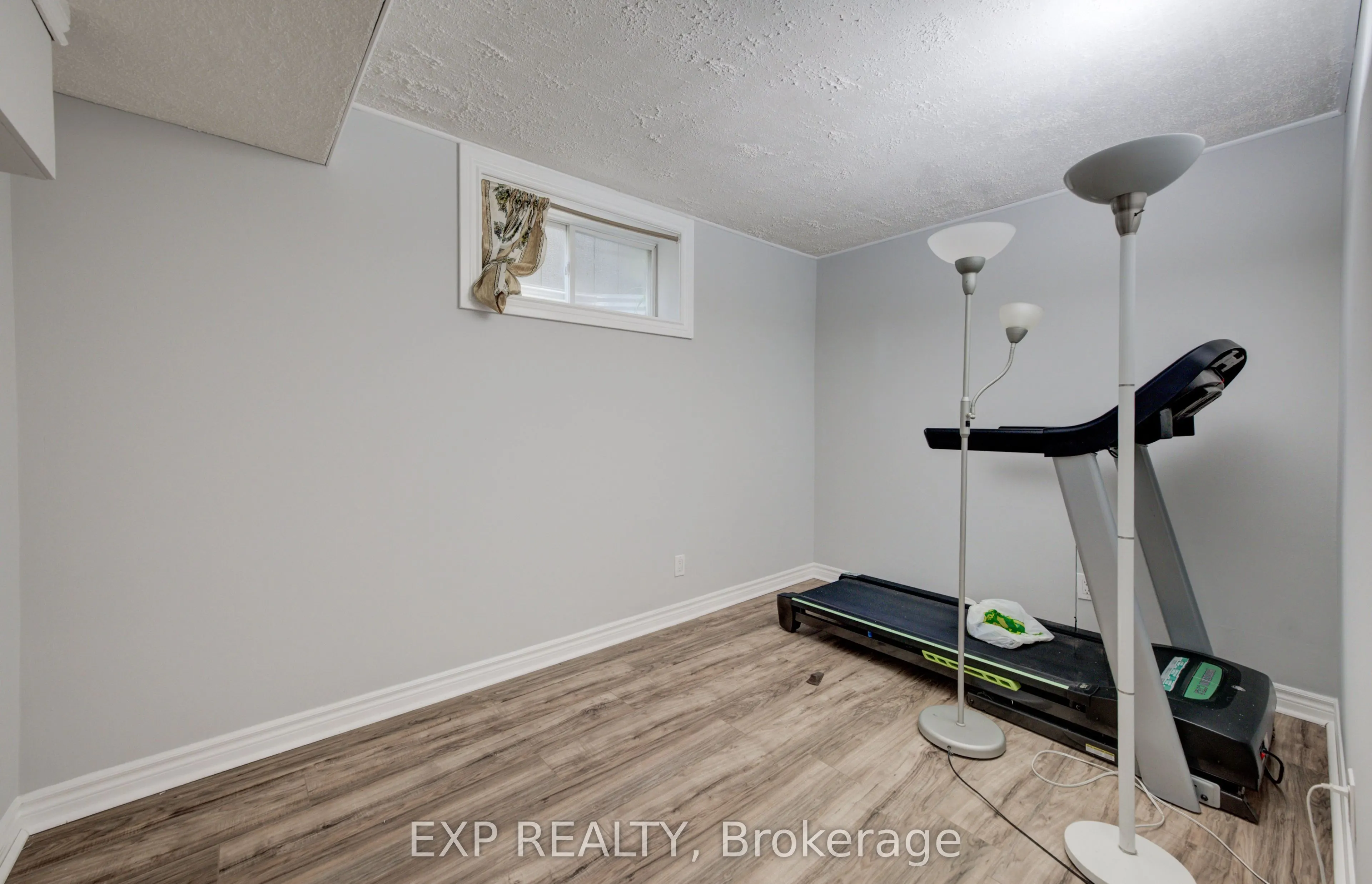 737 North Leaksdale Circle