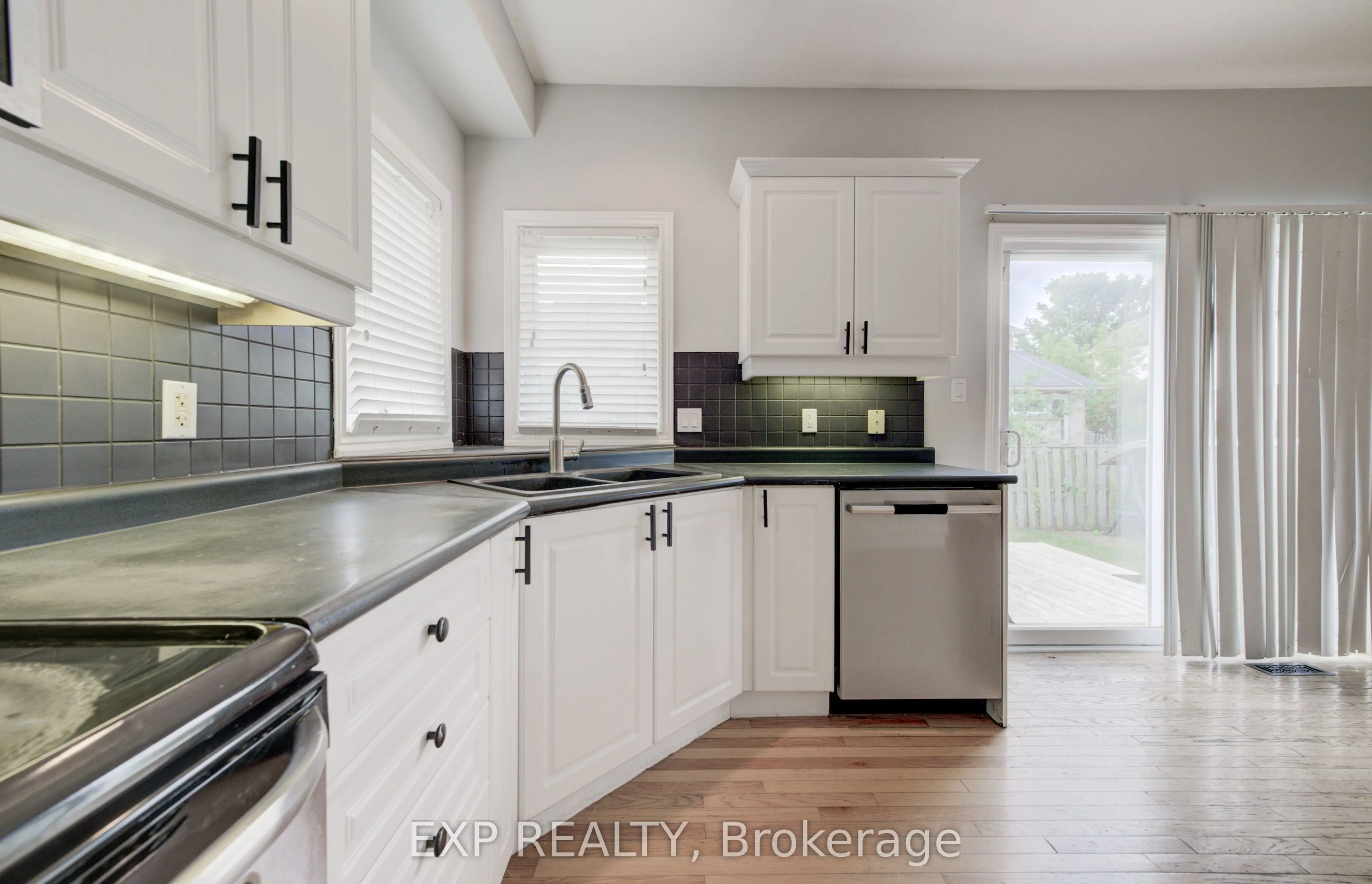737 North Leaksdale Circle