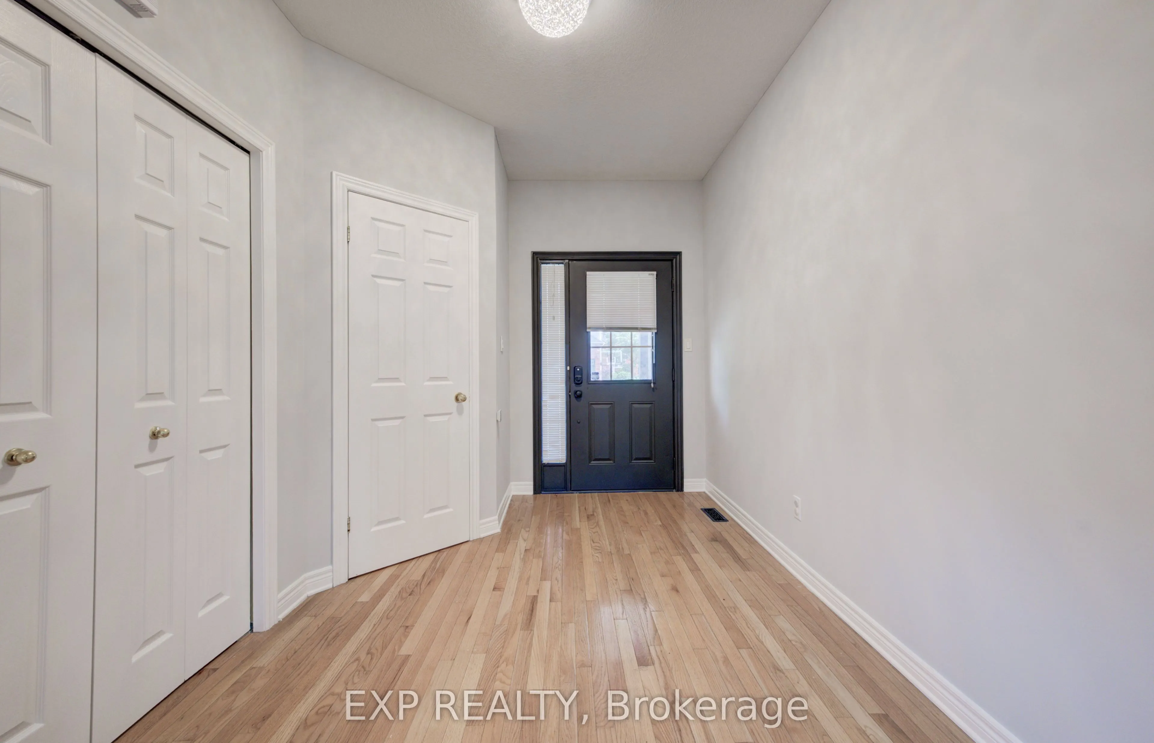 737 North Leaksdale Circle
