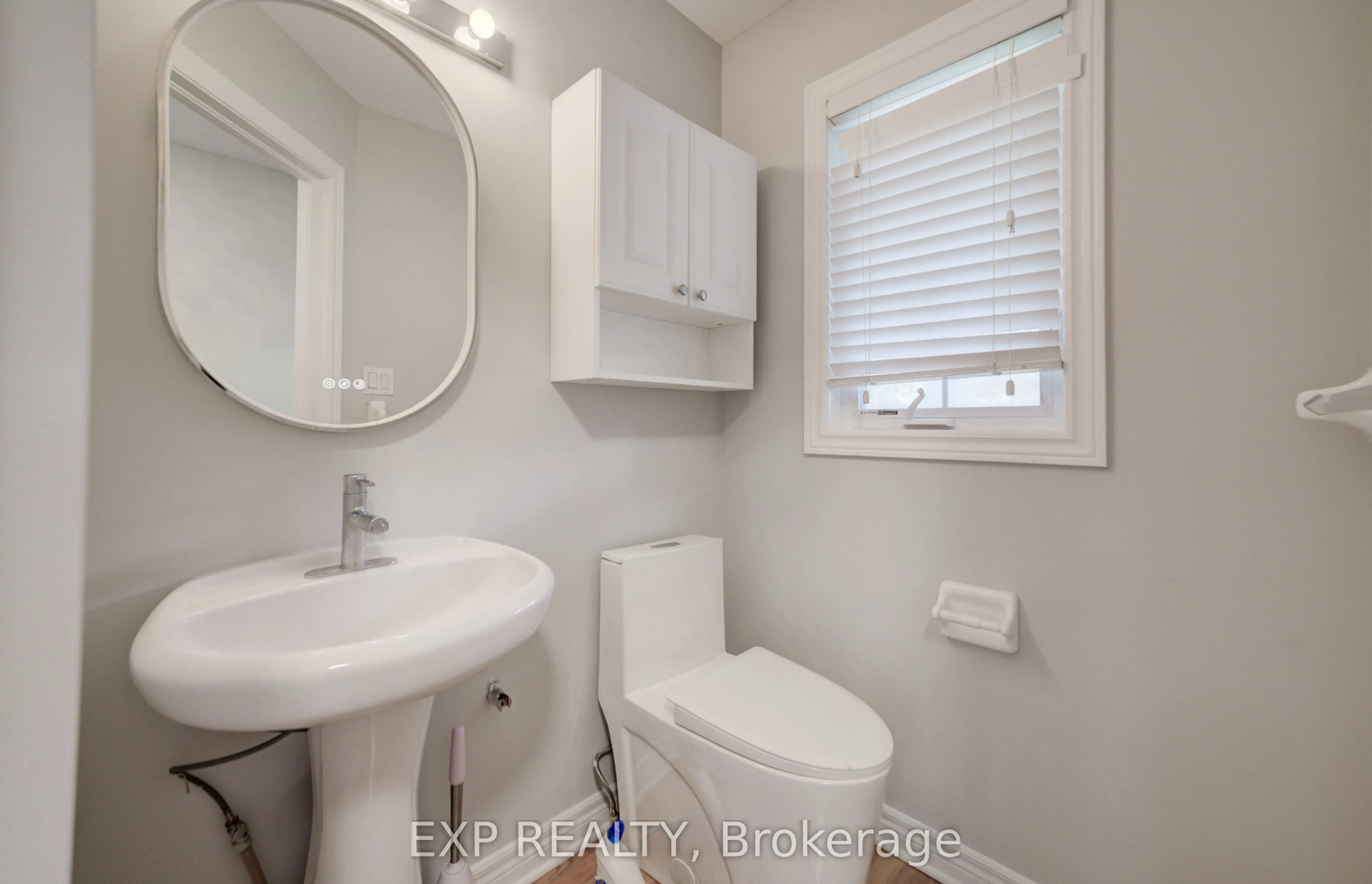 737 North Leaksdale Circle