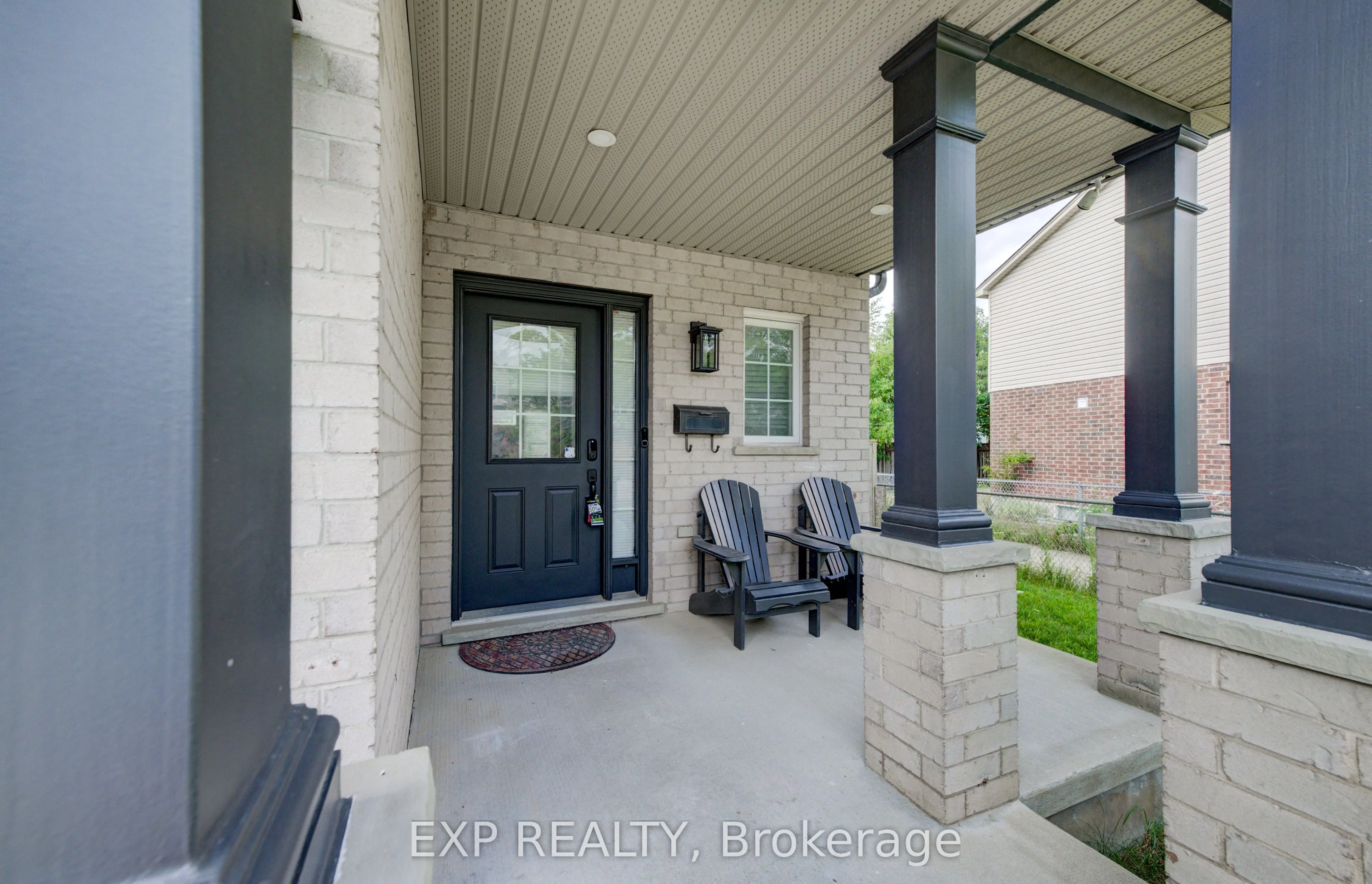 737 North Leaksdale Circle